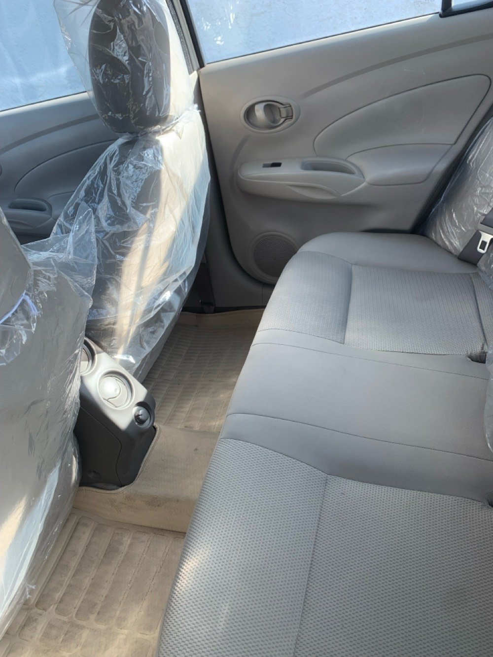 نيسان سني قطعتين تبريد اشاير بالمري شاشه كامره رقم بغداد باسمي موديل ٢٠٢٥ ماشيه ٢٨ اخت زيرو كفاله عامه بيع او مراوس