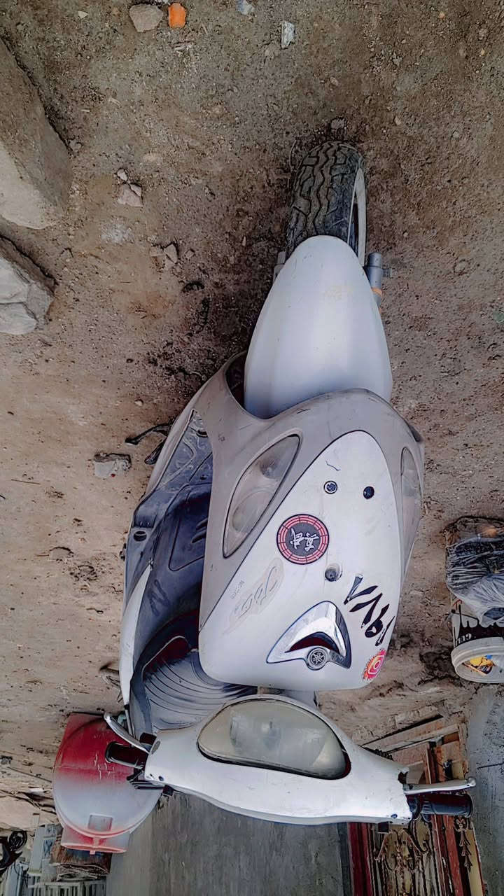 سلام عليكم دراجه البيع دراجه سلف هندر اشاير كهربايات كامله مكينه خرسه دراجه نضيفه السعر 405رقمي ***********
