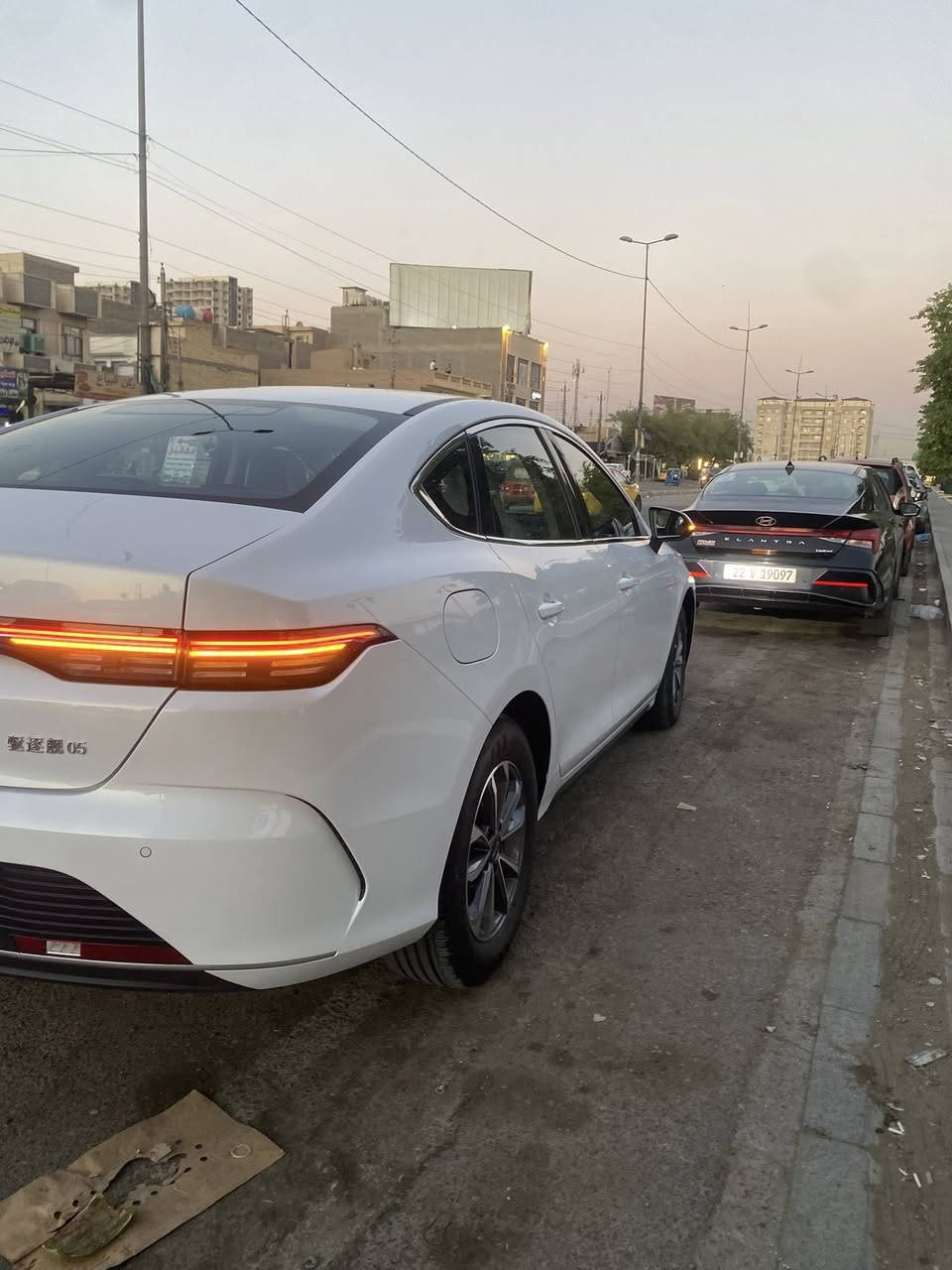 السلام عليكم BYD دستروي 2025 مكفولة كفالة عامة من كلشي مرقم بغداد بسمي غراض كاملة بصمة وكرت (***********)
