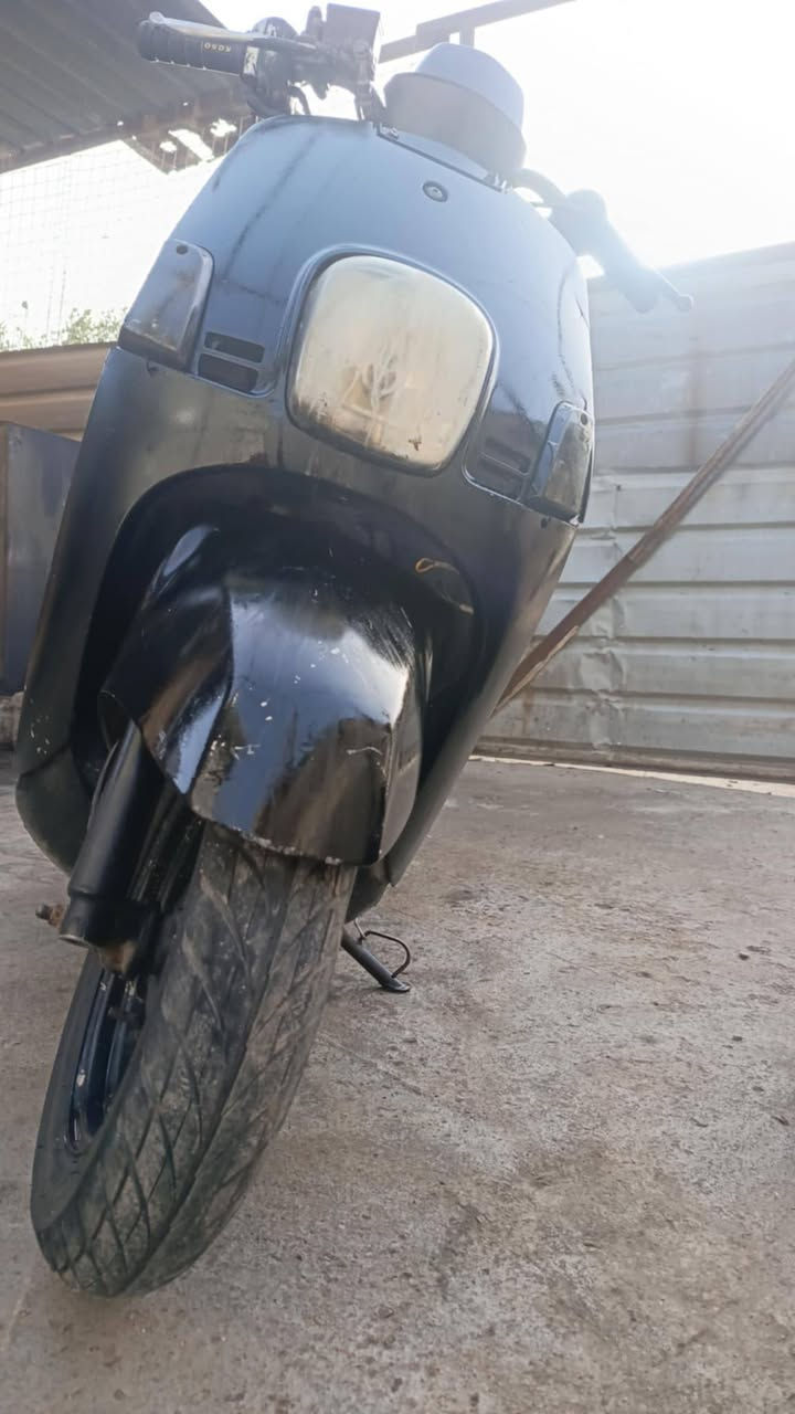 السلام ماكس بوليس دراجه حلوه ونعمه بيه نقص بس باتري والصلنصه تلحمه وتطلع بيه المكان بغداد السعر ٣٥٠ وبيه مجال حك الجيه الرقم *********** بي وساب
