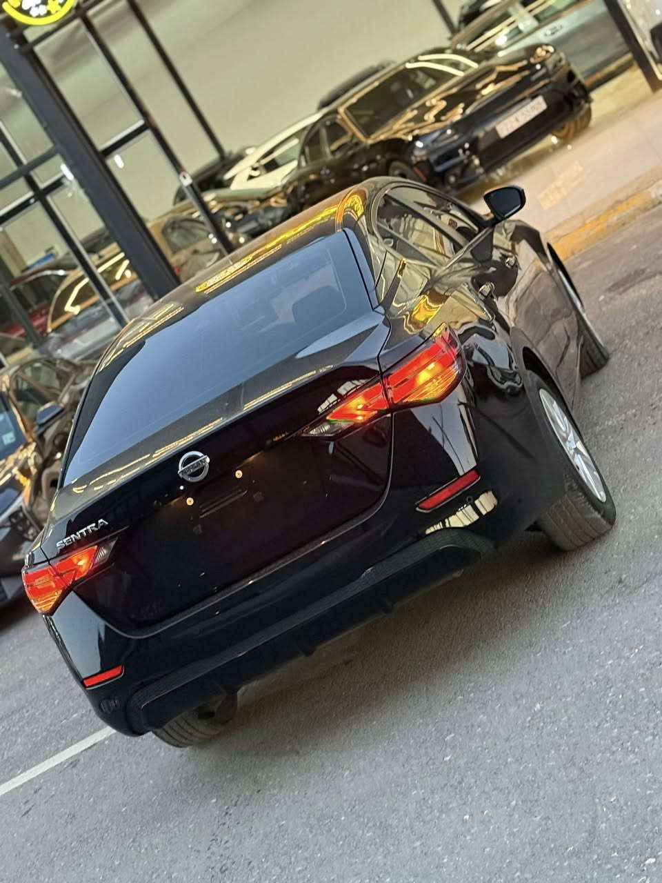 🚗 للبيع: نيسان سنتره 2023 S 
📍 مكان السيارة :  موصل مدينه المعارض الجديده 
معرض الركن الذهبي 
موقع المعرض 🔽
https://maps.google.com/?q=36.342819,43.198521
📞 للتواصل: واتس اب    ***********
                                              *********** 
🛠️ المحرك: 4 سلندر 2000 
السعر بلاااااااش💥🔥😳 125$ 
⚙️ المواصفات:
• بصمه تشغيل بصمه ابواب 
• شاشة كبيرة وكاميرا
• CarPlay و android
• تحكمات ستيرن
• أوتو ستوب
• قيادة ذاتية
• تحديد سرعة وتحديد مسار
• رادارات أمامية وجانبية وخلفية
• مثبت سرعة
• مانع انزلاق
• 3 انضمة قيادة

⚠️ أضرار السيارة:
• ربع بوند صبغ 
قطعتين كلير 
• ايربك ستيرن 

📌 تفاصيل إضافية:
• السيارة دخول جديد بدون رقم
• تترقم رقم شمالي (دهوك - أربيل - السليمانية)
• لون السيارة اسود 🖤
• الكير والمحرك بحالة ممتازة – شرط الفحص
• صدر وخلف "بلادي"
• الرادار وحجر البيئة والكزوز  كلها أصلية
• السيارة بحالة ممتازة وبدون مصاريف
