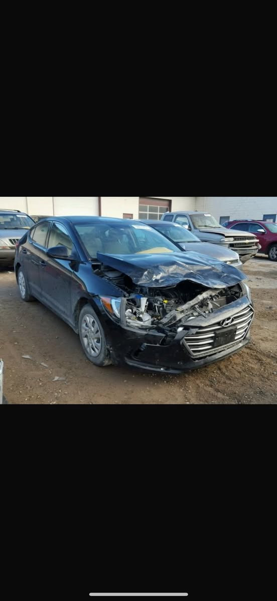 السلام عليكم النترا موديل ١٧ حادثه من امريكا بس بنيد بدون قطره دواخل وهنا جاملغات كل فتره ينطخ واحد ونصبغهن سياره جاهزه للمراوس بشي احد وانطي فرق مناسب مكاني بغداد السيدية رقمي ***********
