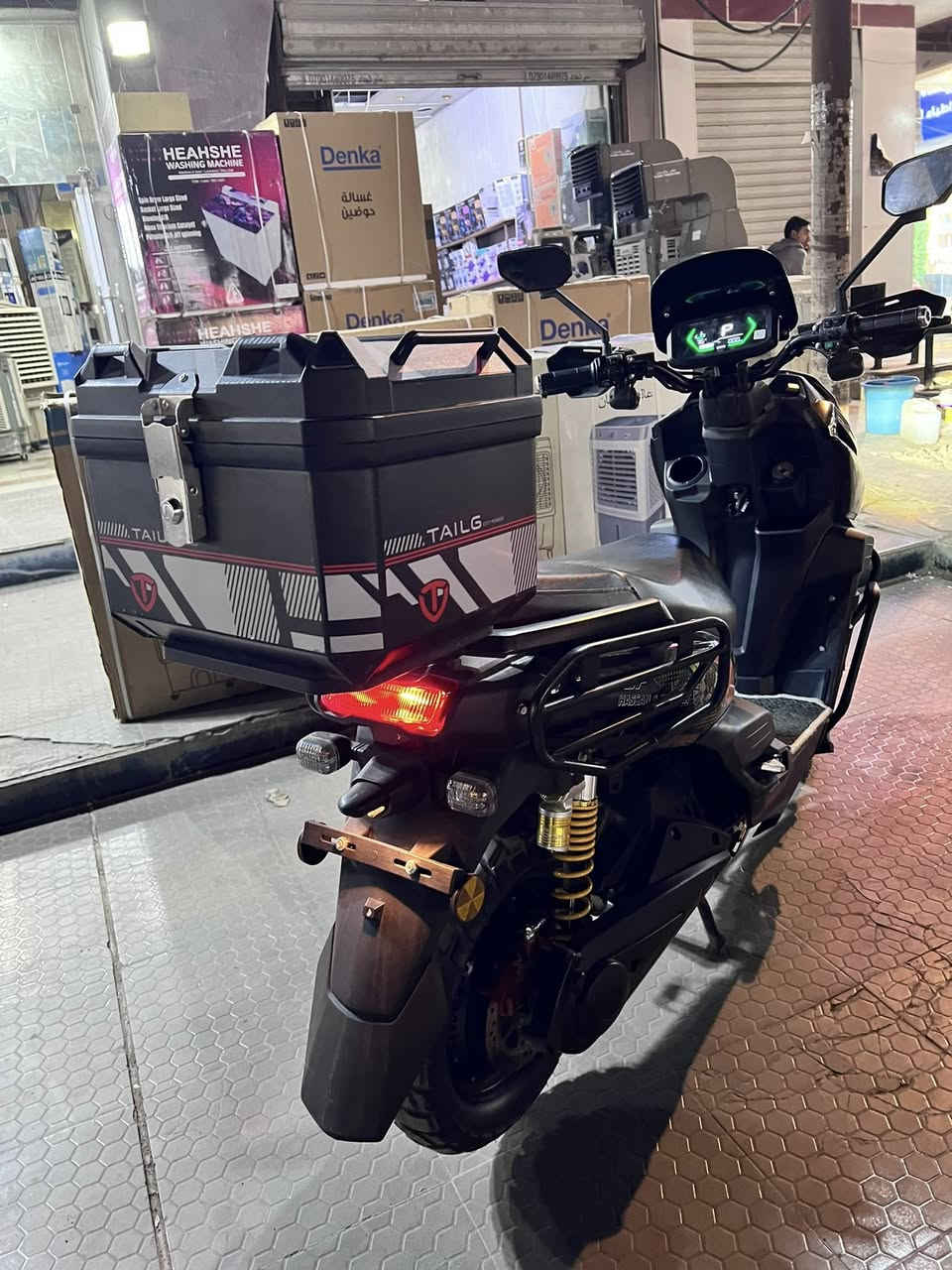 السلام عليكم داجه اباتشي جديده شوفت عينكم
6 بطاريات 

قفل ستيرن 

انذار سرقه 

لايت عالي ناصي 

ملف 3000 

باقي المواصفات معروفه

مكاني البياع الشرطه الرابعه 

***********

متواجد واتساب وفيس
