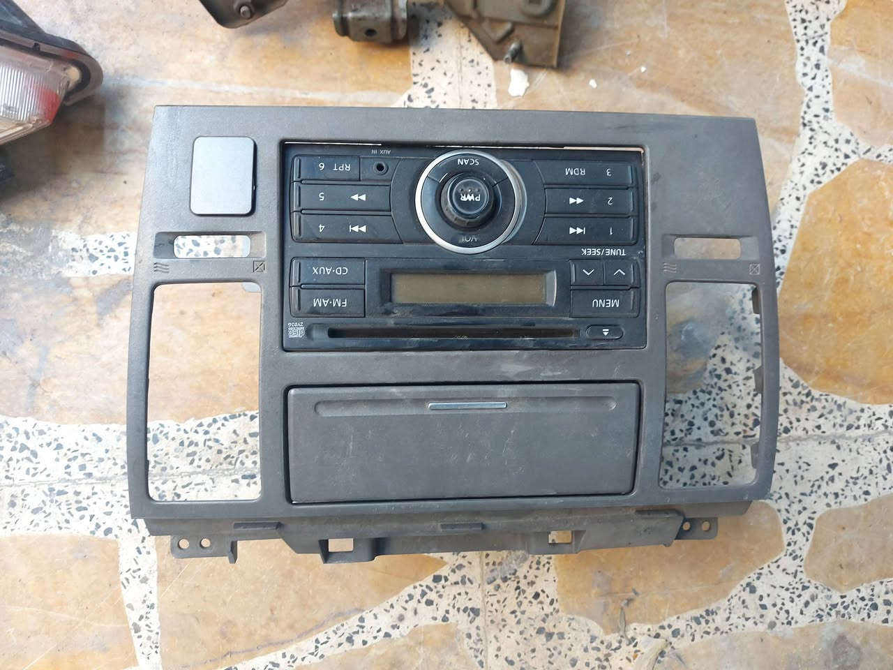 غراض نيسان تيدا راديترات وقاعده هي مسجله وبدنه وزوج مازدات للبيع  ***********
