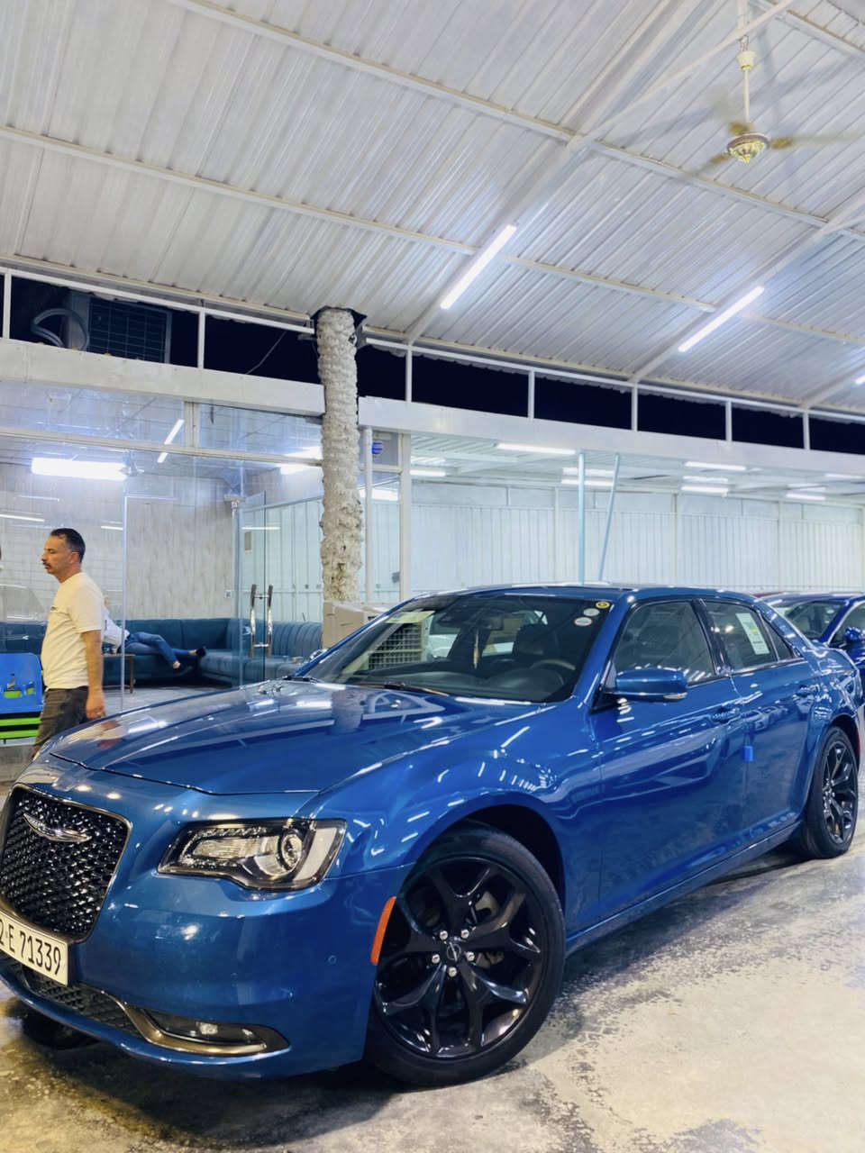 🚗 للبيع – كرايسلر 300 S موديل 2022 (خليجي وكالة هارلم) 🚗
📄 الملكية: رقم أربيل باسمي+ فحص جديد وهزه جديده .

✨ تفاصيل السيارة:

* موديل: 2022

* ماشي فقط: 47 ميل

* وكالة هارلم – خليجي

* بحالة ممتازة جداً

* بارد بسيط بالجاملغ الخلفي

🌟 المواصفات (Full Option):

* بصمة تشغيل

* بانوراما سقف

* رادار أمامي + جانبي + نقطة عمياء

* نظام بريك أوتو + سكليتر تحكم

*  عدسات متحركة

* مقاعد جلد فخمة (تدفئة ❄️ / تبريد ❄️ / كهرباء)

* مقاعد خلفية تدفئة

* ذاكرة للمقاعد (Memory)

* تدفئة ستيرن + شفتات تغيير

* تشغيل عن بعد

* حساسات أمامي وخلفي

* إضاءة LED نهارية

* شاشة + كاميرا خلفية

* نظام صوت خلفي (دمام)

* وباقي مواصفات الفل الكامل

💰 السعر المطلوب: 335 (قابل للمناقشة للجادين بعد المعاينة فقط )

📍 بغداد – الكريعات معرض الريان ***********
