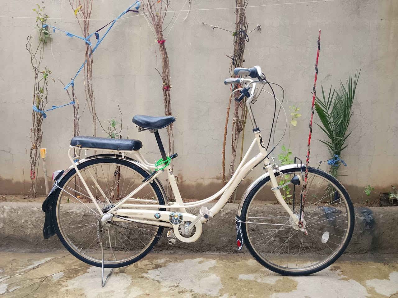 السلام عليكم بايسكل ياباني اصلي للبيع مال باله والكدام حساس والوراء تبديلات ثلاث تبديلات خفيف ثقيل وسط  بايسكل نظيف 100/100 مكاني كركوك عمل الشعبي  رقم ***********
