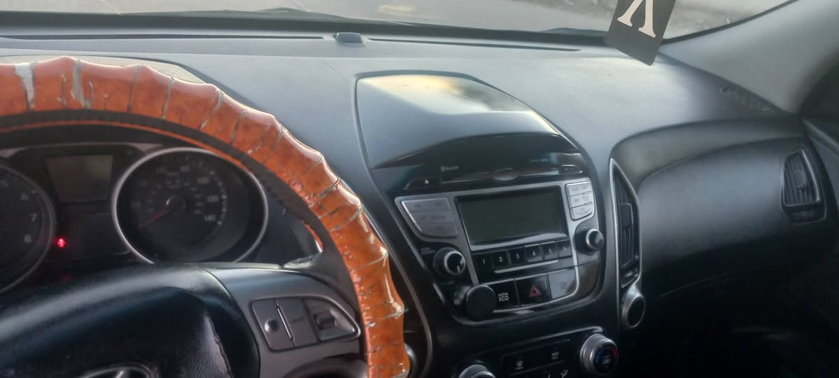 للبيع
توسان وارد امريكي 2013 
السعر 115$ 
بابل الإسكندرية 
***********
