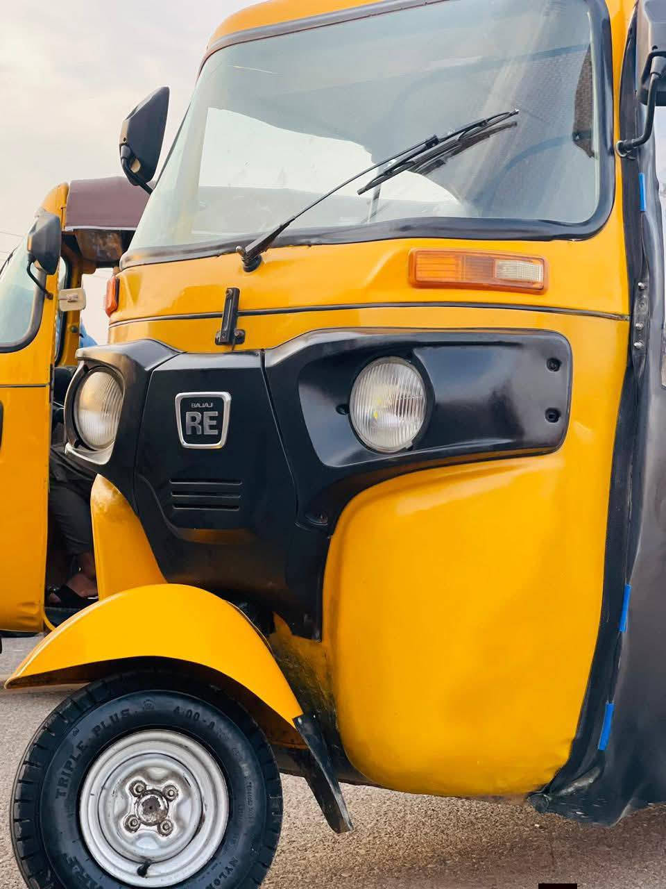 سلام عليكم تكتك البيع موديل 2020 مكينه مجفته مرقم وبيها طكه بل الغد وا خياسات معمره تكتك جاهزه سعر 5400 وبيها مجال ‏‪***********‬‏
