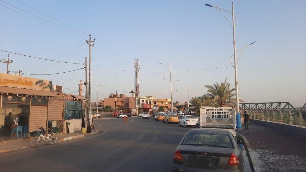 ⭕️تسلسل: 1057
🟢 للبيع قطعة ارض تجارية مشيد عليها محلين كبيرين يقع في الفلوجة حي الرصافي على كورنيش الفلوجة مباشرة

📍نوع الملك=طابو صرف سند
📍شارع =  ٢٠ م
📍المساحة = ٨٠ م٢ 
📍المساحة واقع حال=٩٠ م٢
📍الواجهة=٨م والنزال=١١م

🟢مبني في القطعة محلين تجاريين 
🔷المحلات مستأجرة جميعها 

🟢سعر بيع العقار : ٢١٠ مليون دينار قابل للتفاوض 

🟢مكتب دجلة الهندسي للعقارات حي الجولان قرب صناعة الجولان للسيارات مجاور سوبر ماركت الهلال
للاستفسار الاتصال
***********  
‏‭ *********** 
***********
