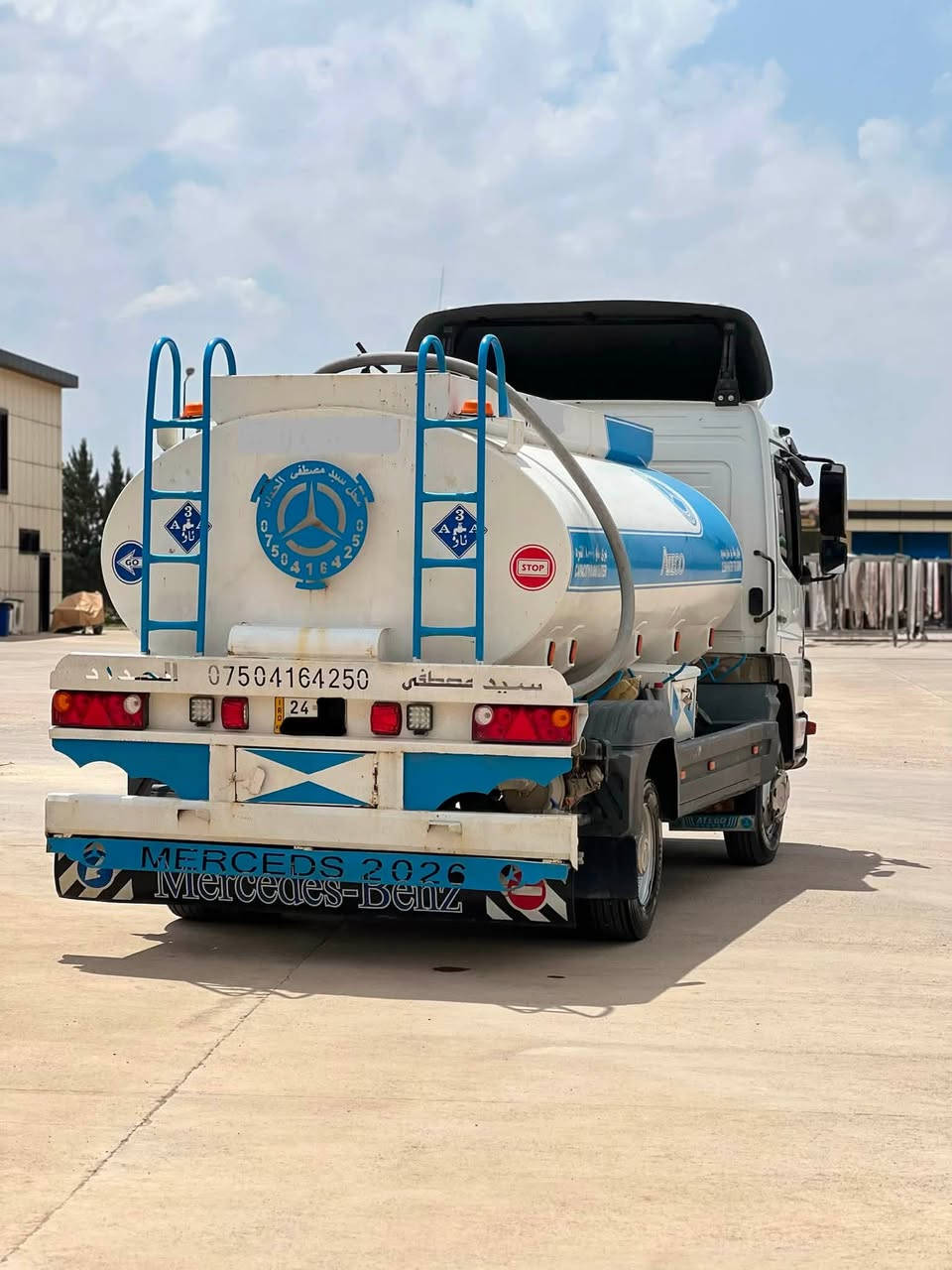 تەنکەر ئەتیکۆ بۆ فرۆشتن
مۆدێل ٢٠٠٦ 
فوول عادی 
گێڕ و مەکینە و ئەکسل بەشەرت 
تایەی تازەیە 
سۆندە و مۆلیدەی لەسەرە هەموو شتێکی بە شەرت 
***********
***********
