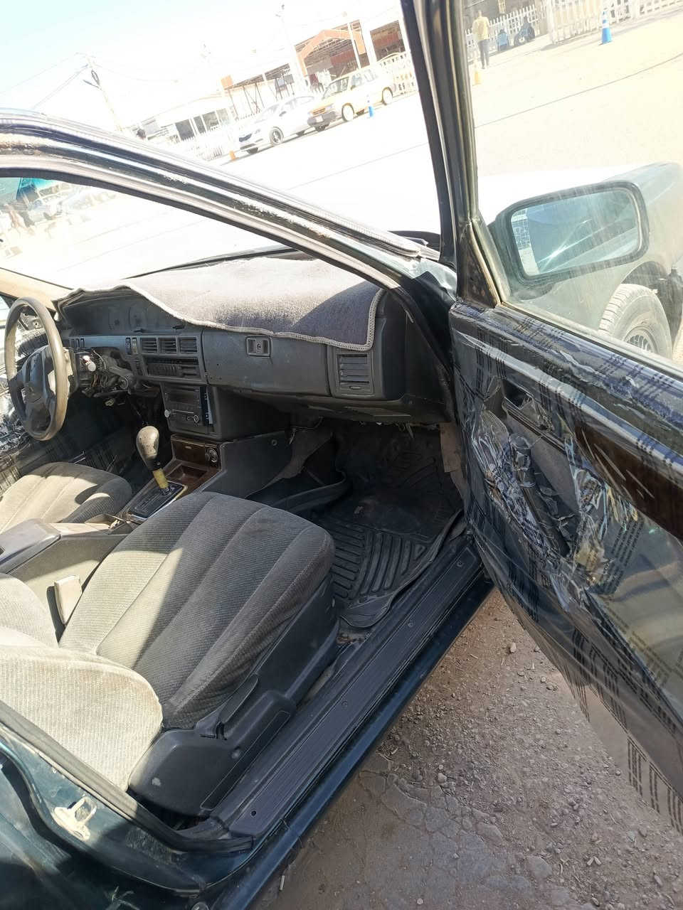 بونتيشه السياره احله من الصوره دواخله كله بلاديه بيه بس الكير البك شويه يخر يا الله يرجع يعني بيه بس الكير  وبيه مكينه كلش جديده بمعنه الكلمه مكان السياره نجف اي ستفسار *********** اتصال ...او واتساب
