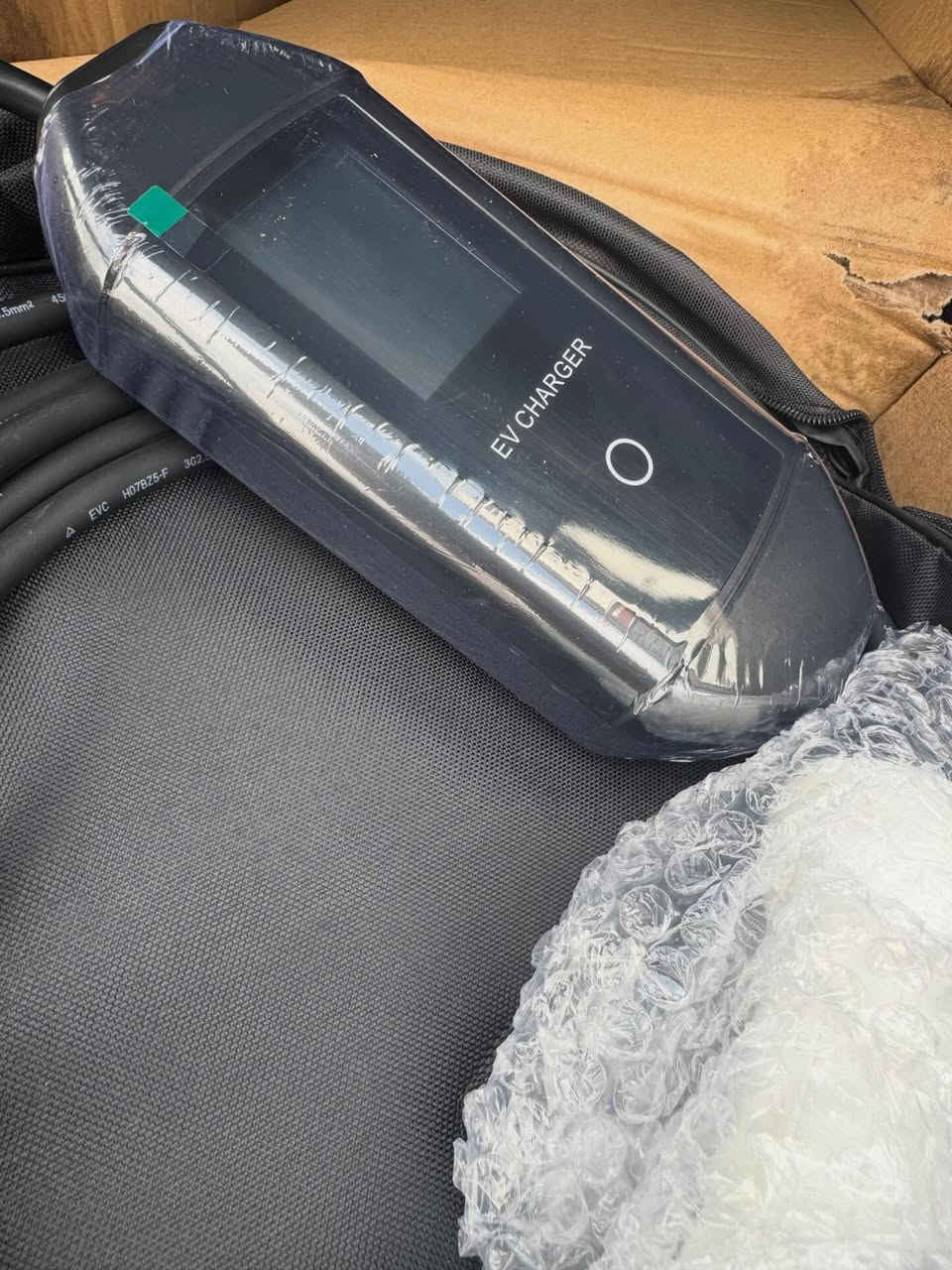 كيبل شحن جيب رنكلر 
‎متوفر حاليا في شركة موجاڤي
اربيل  شارع شقلاوە سناعە شیمالی جدید رقم ٧٤ 
*********** -***********
