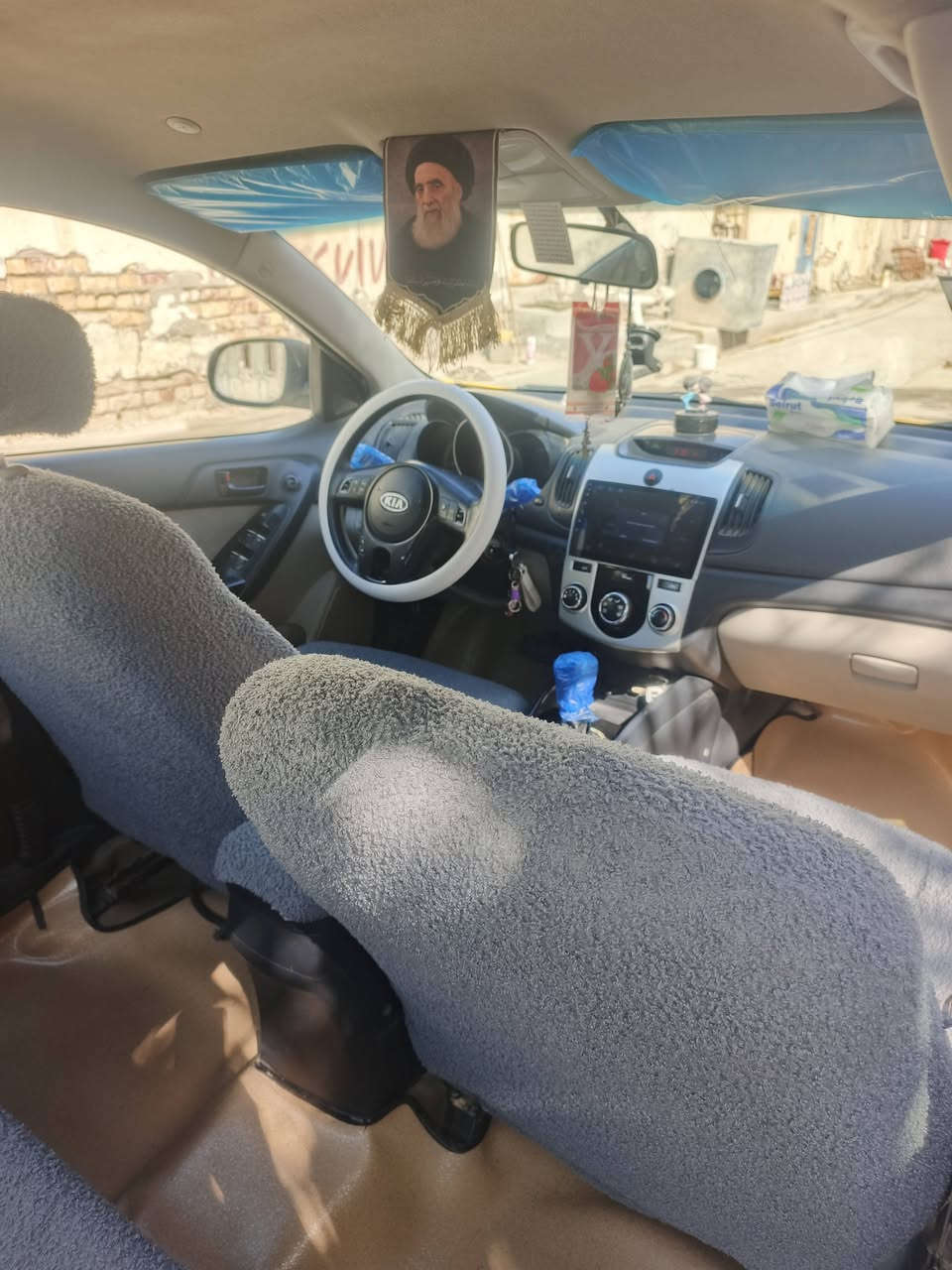 السسلام عليكم فورتي وارد أمريكي ماكينه 2000 موديل 2012 مصفره مرور وهيئة بضربتها باب وبنيد . 
السعر 90 وفيها مجال. 
الرقم. ***********.
