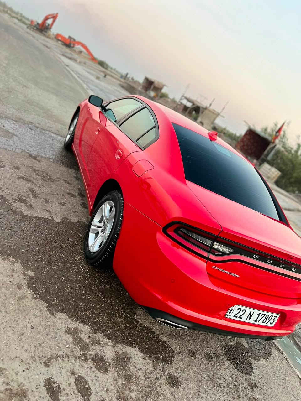 السلام عليكم 
جارجر sxt موديل 23 اصل لون مميز طماطي 
سيارة كفاله بدون دواخل فقط بارد بالجاملغ الكدام الايسر رقم اربيل 

الاستفسار ***********
