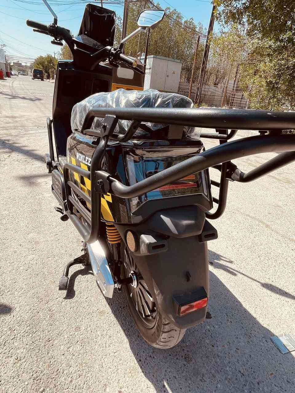 السلام عليكم دراجة شحن للبيع مستخدمه فقط اسبوعين+ 6 بطاريات + ملف 2000 + و3 نمر اشاره يمنه يسره + بيهة نظام البك السعر : 975 الف وبيهة مجال لشراي . العنوان : حي اور قرب جامع الفردوس + التواصل على هذا الرقم : ***********
