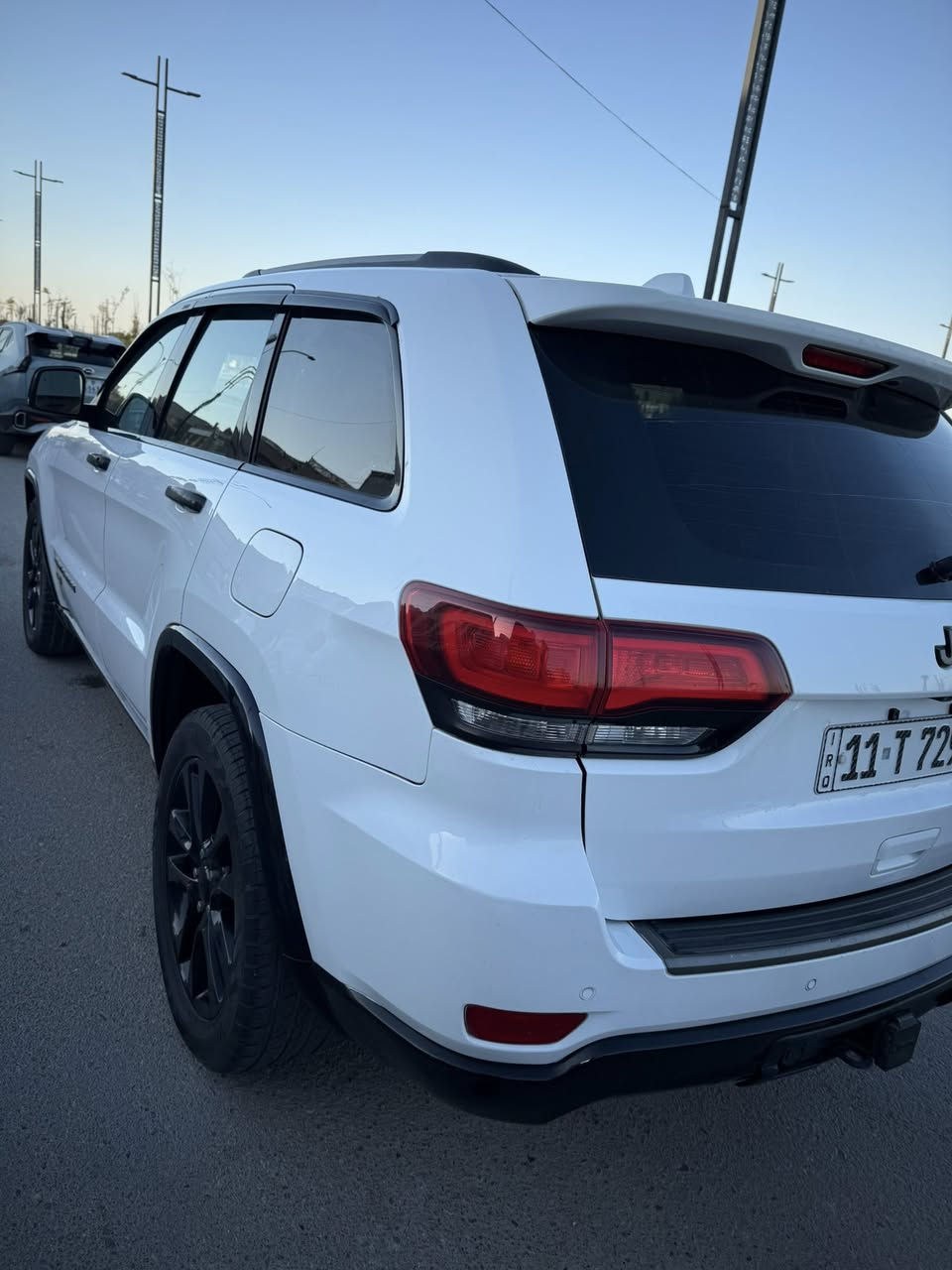 جيب كراند شيروكي اربعينية  2016 فول
بنراما سلايد فتحتين  ✅

شفتات ستيرن 

رادار جانبي ونقطه عمياء 

محرك 6 سلندر 3600 سي سي

دفع خلفي

كشن خزن ميموري

كشنات جلد تدفئة تبريد

ستيرن تدفئة

ستيرن كهربائي قلاب 

كشنات كهربائية

خزن ميموري 

صندوك كهرباء

ابواب بصمة 

حساسات خلفية

كاميرا دوارة

بريك ذاتي خلفي مانع تصادم

تشغيل عن بعد

السعر 225 $ ورقة ✅

جاهزة رقم بغداد الدولي باسمي تحويل مباشر  ✅

مكاني البصرة  للاستفسار ***********
