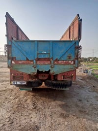 شاحنة • للبيع