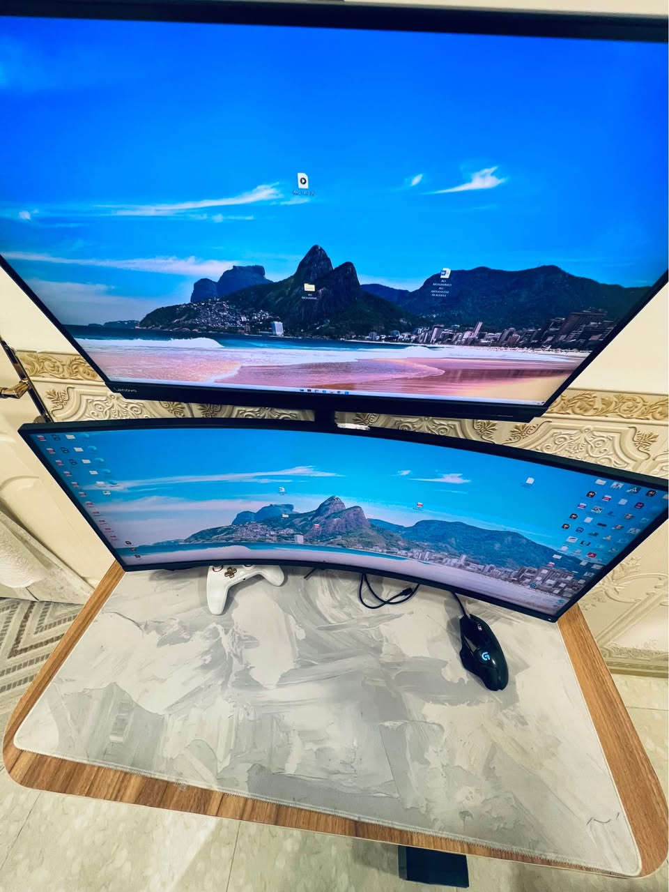 شاشة شاومي الترا وايد حجم 32
بنل VA 
144hz 

الشاشة مكفولة من الديد بكسل لكن بيها اثر اضائة بالطرف اليسار ميبين نهائيا فقط اذا اللون ابيض ناصع كلش 
حاولت قدر الامكان ابينها بالكامرة 
شاشة تخبل ميحتاج اسولف عليها شي ما قاصرة ابدا 
مثالية لكل الاستعمالات 
مكاني بالنجف الافضل تجي وتشوف الشاشة تقتنع وتاخذها وبالخير عليك 

***********

السعر 190 الف النجف, العراق
