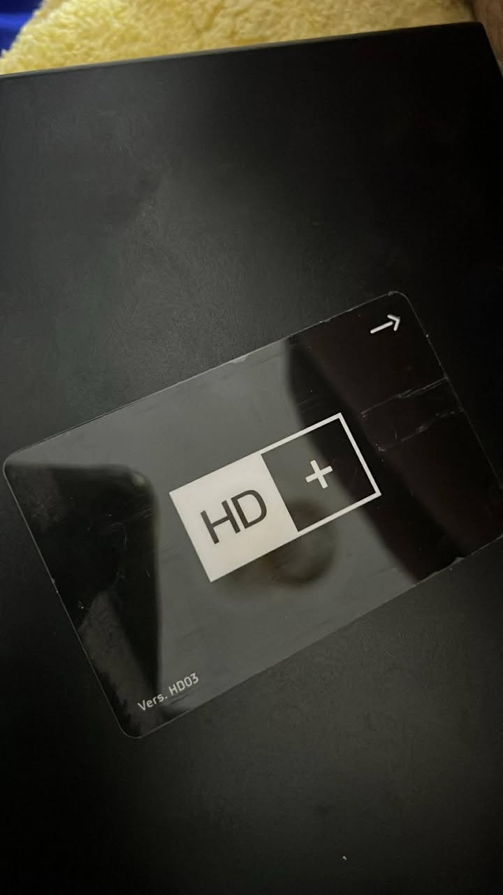 الجهاز هو جهاز استقبال تلفزيوني Samsung GX-SM540SH.
نوع الإشارة: كابل (Cable).
دقة الفيديو: عالية الدقة بالكامل (Full HD).
تنسيق الإشارة الرقمية: DVB-S، DVB-S2.
يدعم تنسيقات فيديو متعددة مثل ASF، AVI، MKV، MOV، MP4.
يحتوي على منافذ توصيل متنوعة بما في ذلك HDMI و Ethernet.


**إذا كنت صاحب هذا الإعلان وتريد حذفه لأي سبب، رجاءا أرسل رسالة إلى الدعم الفني**