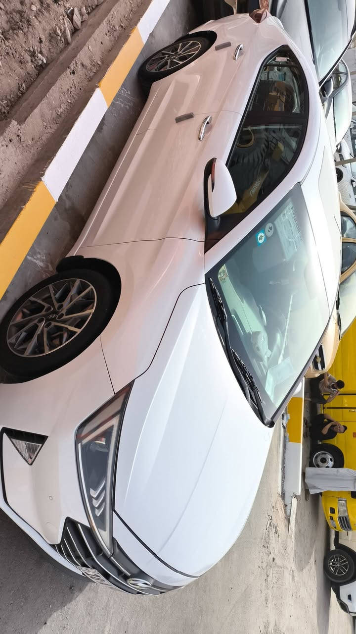 النتره 20 خليجي بسمي رقم نكليزي بابل سنويه مجدده 
مري شفط حساس امامي خلفي فتحه بصمه باب وبصمه تشغيل ضرر الباب الايسر الخلفي ودوسه اليمنه والباقي كفاله مداور ثاني يوم مراوس ب سيراتو ب كي فايف ترهم.واطي فرق حسب القناعه  *********** ناصريه مركز
