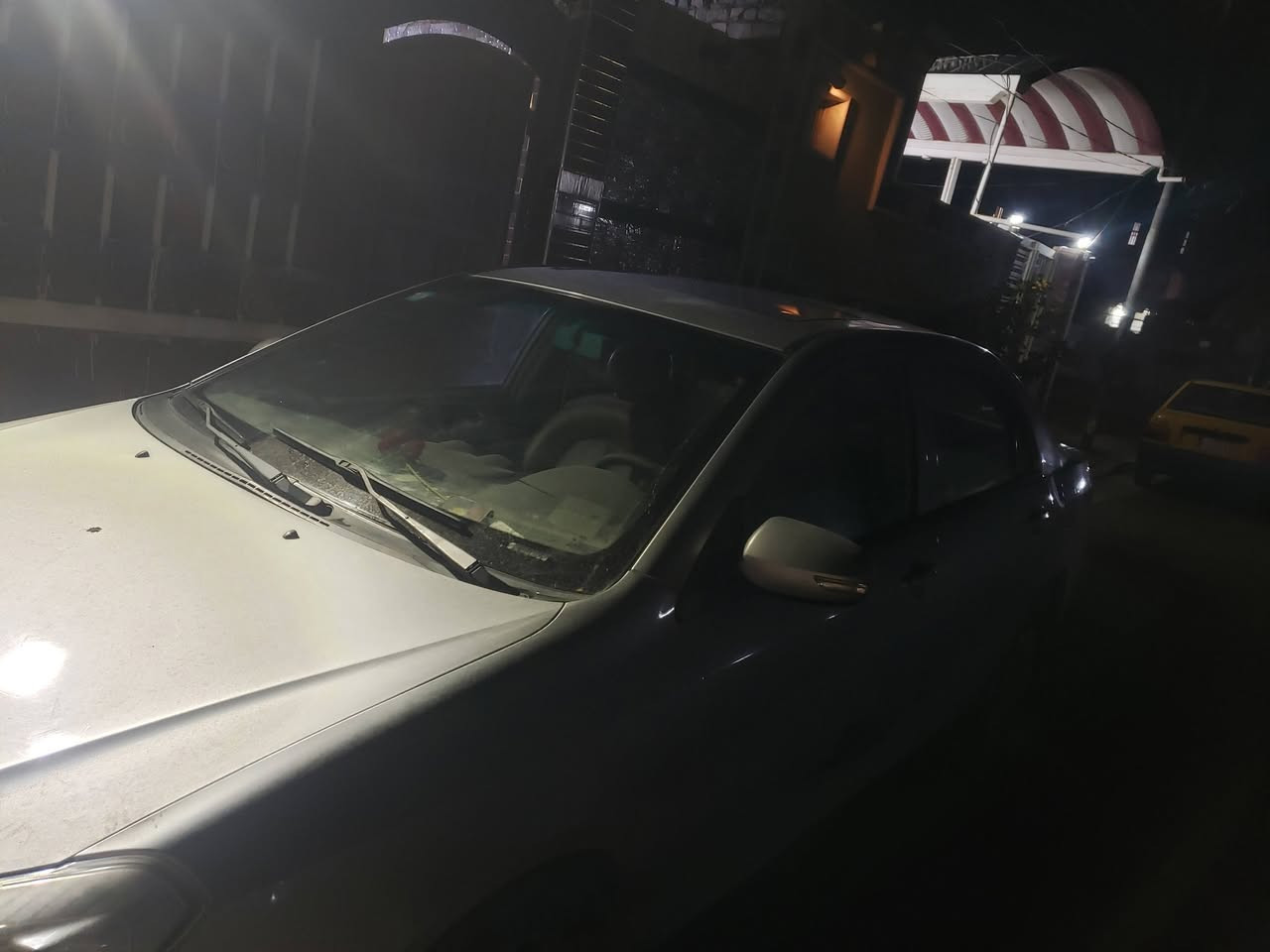 سياره بي واي دي جي 3 موديل 16 كفاله عامه مكينه وكير او مابيها اي ضربه السعر 60 وبيها مجال لشراي الاتصال برقم( ***********)
