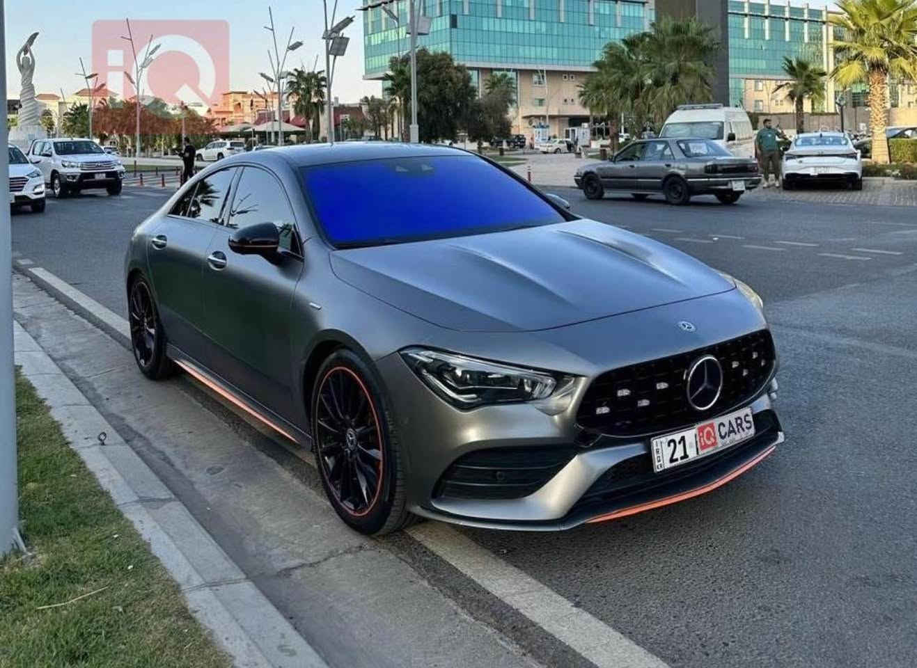للبيع — Mercedes-Benz CLA C118 AMG Line – Edition 1 (Orange Art / Launch Edition) 2019

أول إصدار خاص نزل مع الجيل الجديد من CLA لسنة الإطلاق فقط،
نسخة محدودة صممتها مرسيدس لتعطي شكل وروح CLA45 AMG من المصنع مباشرة، وليس تعديل لاحق.

⸻

مميزات Edition 1 الأصلية
 • حزمة AMG كاملة خارجية
 • تفاصيل Orange Art البرتقالية الأصلية (خارج وداخل)
 • جنوط 19 إنج رياضية خاصة بالإصدار
 • Black Sport Package
 • شبك رياضي Diamond
 • ديفيوزر وجناح رياضي
 • مقاعد سبورت بخياطة برتقالية
 • إضاءة محيطية متعددة الألوان
 • تصميم أقرب لفئة AMG من حيث الشكل والهوية

⸻

الإضافات على السيارة
 • كت CLA45 AMG كامل
 • لون نفطي مطفي بلادي
 • حماية PPF
 • تضليل ألماني بلادي 87% خلفي (بموافقة رسمية) + 50% أمامي
 • الجامات الخلفية بلادي — رؤية واضحة من الداخل وعتمة كاملة من الخارج
 • صدر أمامي جديد أصلي مستورد من ألمانيا قبل شهرين
 • نظام تعليق هوائي (راحة أعلى من فئتها)

⸻

الحالة

المسافة: 110,000 كم

بشفافية:
 • ضربة مصبوغة باب السائق والباب الخلفي جهة السائق
 • الرفرف الخلفي جهة الراكب مرجّع BDR
(دون تأثير ميكانيكي)

مصروف على السيارة قرابة 4000$ بقطع أصلية مستوردة مباشرة من ألمانيا.

⸻

السعر: 29,000$
مجال بسيط للجادين فقط

سيارة تختلف عن نسخ CLA الاعتيادية، إصدار إطلاق محدود بهوية خاصة لمن يبحث عن نسخة مميزة وليست مجرد موديل

للتواصل

+964 770 810 2398 بغداد, العراق


**إذا كنت صاحب هذا الإعلان وتريد حذفه لأي سبب، رجاءا أرسل رسالة إلى الدعم الفني**