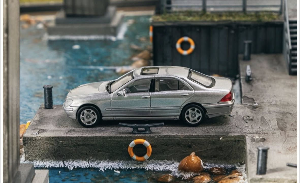 متوفر الان ✅

Tarmac Works

 Mercedes-Benz S Class Brilliant Silver metallic Global64 1/64

ومتوفر خدمه توصيل 🚚


**إذا كنت صاحب هذا الإعلان وتريد حذفه لأي سبب، رجاءا أرسل رسالة إلى الدعم الفني**