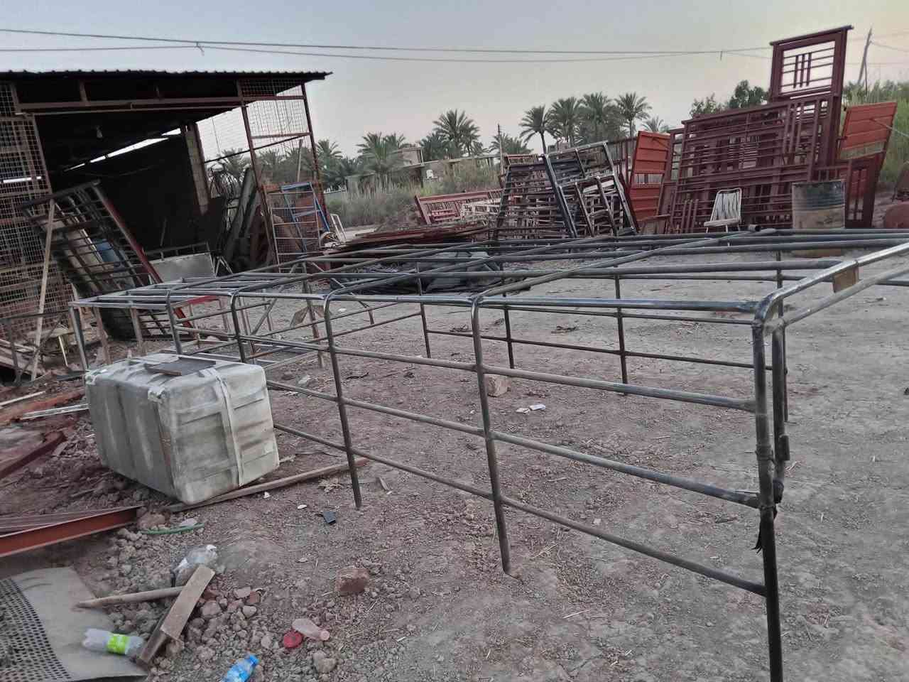 السلام عليكم بودي كنتر ومحجر وسقيفه للبيع المحجر والسقيفه نضيفات كلش البودي نضافه ٧٥ % 
مكاني بغداد اليوسفيه السعر 15 
***********
