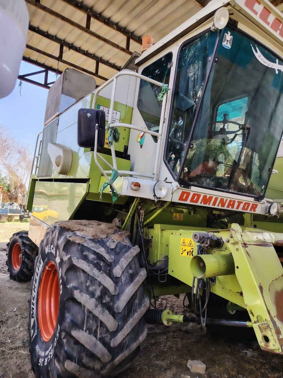 سلام عليكم البيع حاصده كلاص موديل 1997مكفوله كفاله عامه المكينه محرك شركه ما مفتوح بم شركه كله مكفول لا طك ولا فطر ولا الحيم مقدام سلايت تاير حجم 20 الكدام حرفش ركبه طويله مروح كهرباءي بريمه نفخ هوزن ما مفتوح كهرباءت شركه مكان ***********
