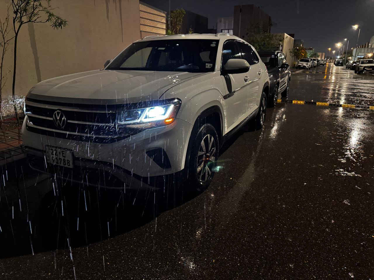 ‏Volkswagen أطلس 2023 كروز سبورت ماشي 50,000 كيلو تقريبا قابل للزيادة فول ما عدا ال سلايد حادث الدعامية خلفية فقط ومبدل بلادي 

مكينة 2000 تيربو 4 سلندر
*********** واتساب
