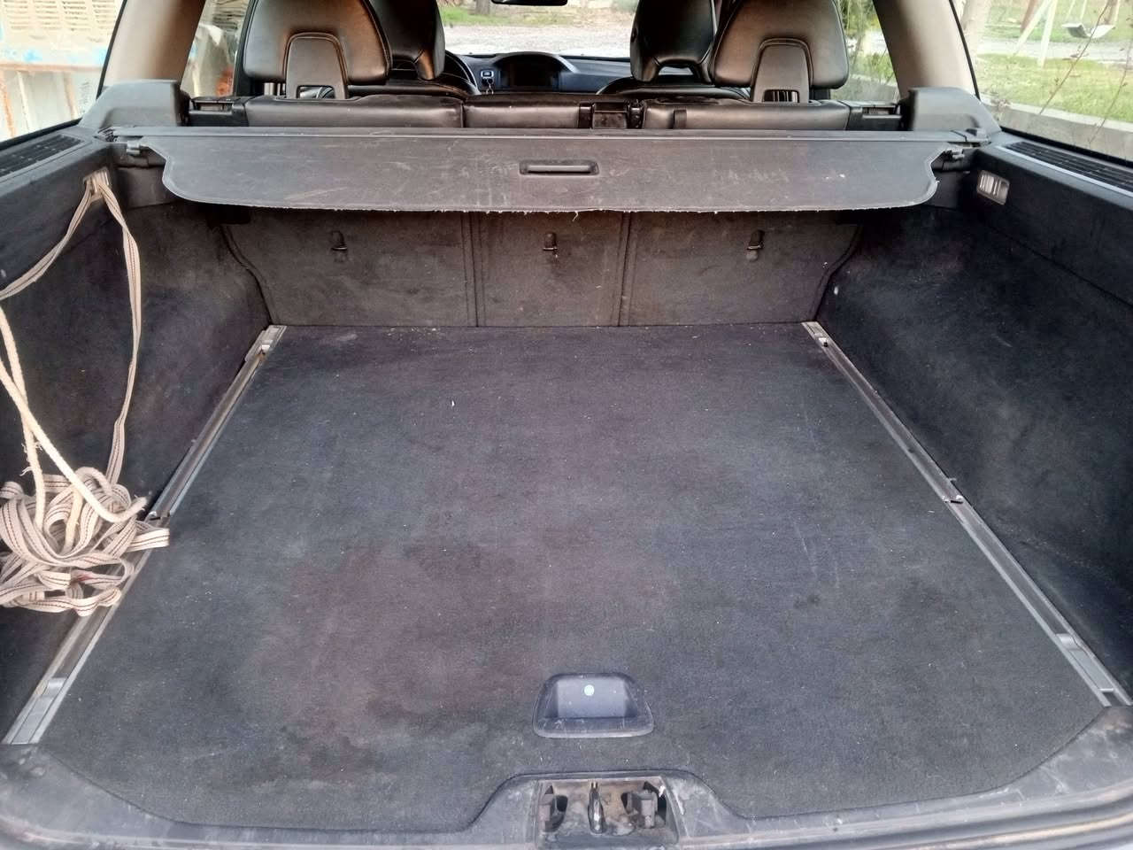 فالفو V70 
مودیل ٢٠١٣

مواصفات
تبرید مرکزي( قطعتین)
بصمە شغال
هاند بریک بصمە
ئوتو بریک
حاسة خلفية
کشن جلد
تحدید سرعە
تحکم ستیرن
مرایا اشارة و شفط

محرک و کیر شرط
سیارة جاهزة و مکفولة

***********
