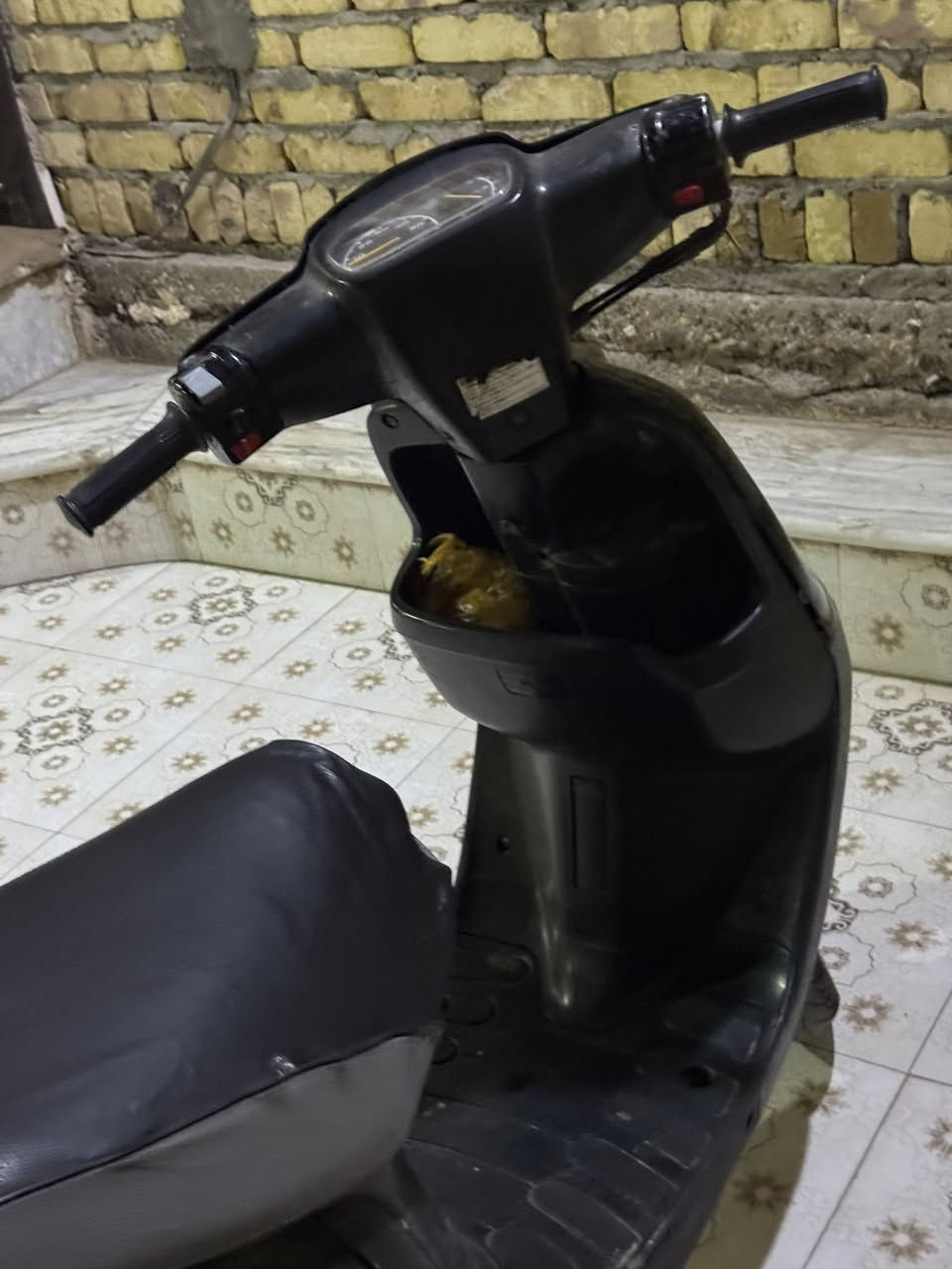 السلام عليكم دراجه بطه فحل قفل اكسن شلعه معدل 60 صوت ناعم سلف وياهه 2 سويج كهربائيات كله شغاله اوراق السعر 350 وبيه مجال بسيط ***********
