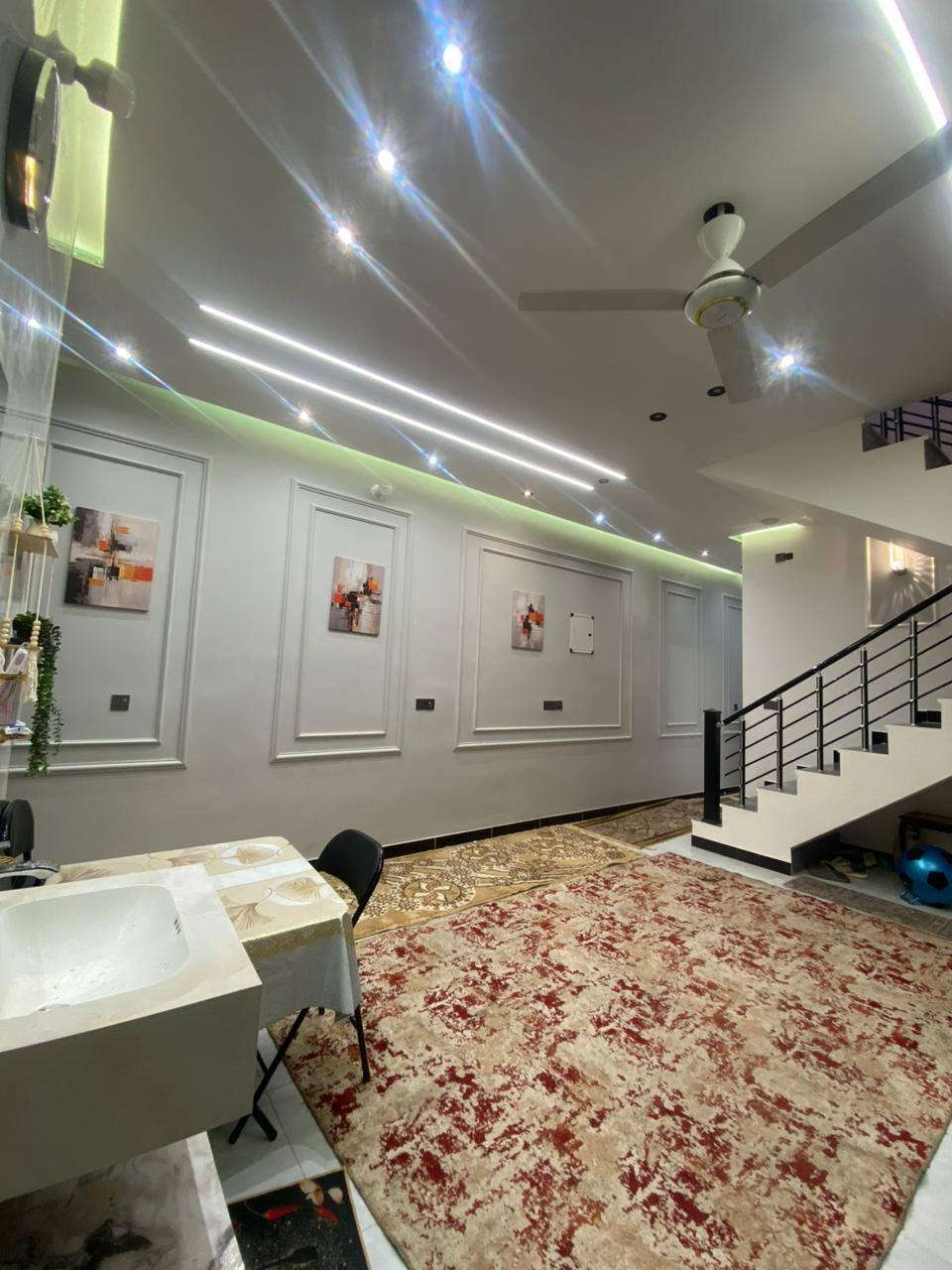 🏠 دار للبيع حديث 🏠
الدورة - البعيثة 
مجاور زنود الحمداني
مساحة 100 متر 
واجه 5 نزال 20
السعر 168 مليون 
طابو زراعي 
*********** 
العقاري سرمد كامل
