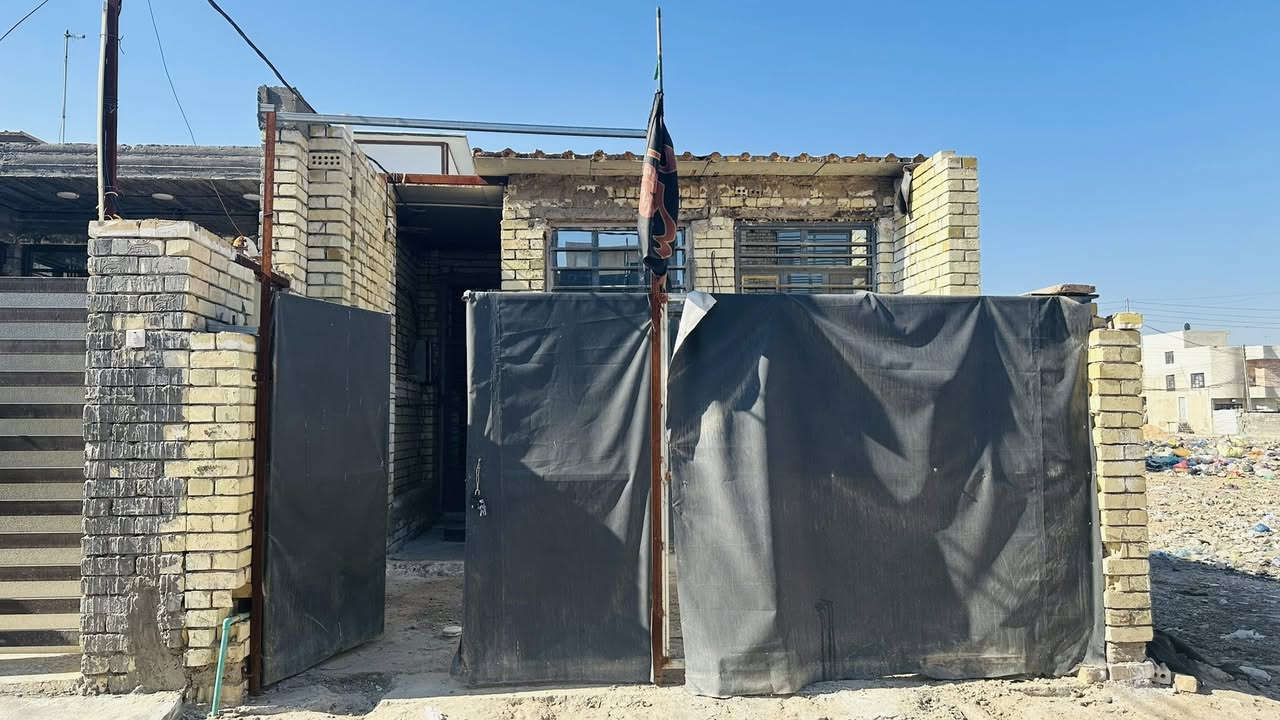 للايجار فقط 
بسعر مناسب جداً بيت للإيجار 
✅ ١٠٠ متر 
✅بناء طابق الأرضي فقط والسقف سندويج 
✅استقبال + صالة + غرفة نوم + مطبخ + حمام 
✅للاستفسار اكثر :-
واتساب:- ***********
✅او اتصال ☎️ :- ***********
✅الموقع :- المعالف(الالف المفروز)
