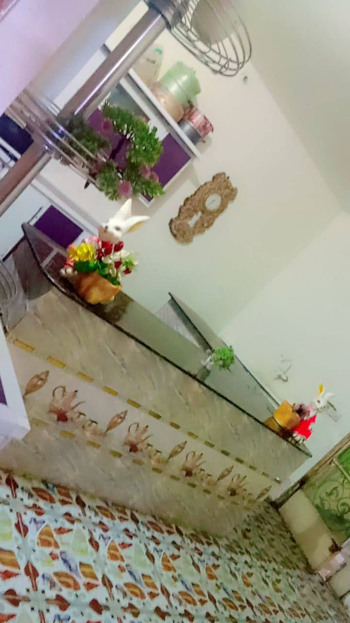 لدينا بيت مساحه 220م مع وجود تبليط ومجاري وكهرباء يبعد عن شارع حله كربلاء 100م للاستفسار اكثر الاتصال على الرقم ***********
