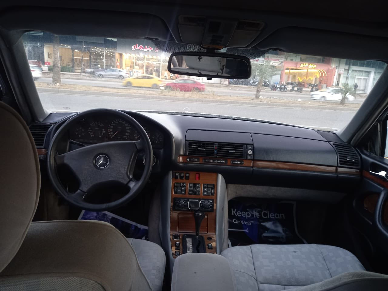 السلام عليكم
مارسيدس W140
للبيع فقط بدون مراوس
S 300 مكينه عدله تابوت نوزلات  مو عنكبوت 
اللون سلفر غير محدد مصبوغه جديد 
موديل 91
رقم بغداد
فتحه سقف
داخل مخمل لون رصاصي بلون السياره نظيف جدا 
كير ومكينه بحاله جيده صدر امامي وخلفي مبدلهن 
التايرات الاماميه جديده 
التايرات الخلفيه نظيفه 
منضومة بانزين جديده 
مكان السياره بغداد 
رقم ***********
السعر 51 وبيها مجال كلش قليل
