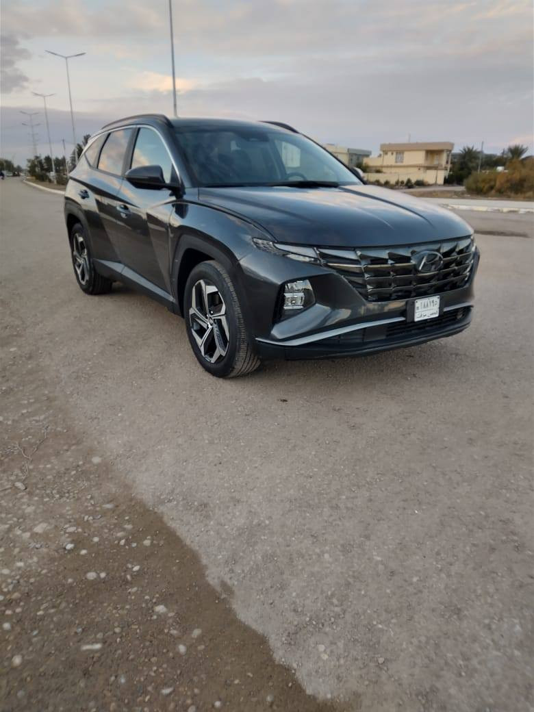 هوند توسان
فول مواصفات 
اللون ڤيراني
داخل اسود +جلد 
تحكمات لمس
تبريد قطعتين
ثلاث انضمه 
محرك 2500 طاحونه
4ــسلندر
وباقي المواصفات المعروفه

الاستفسارات الاتصال على الرقم ***********
