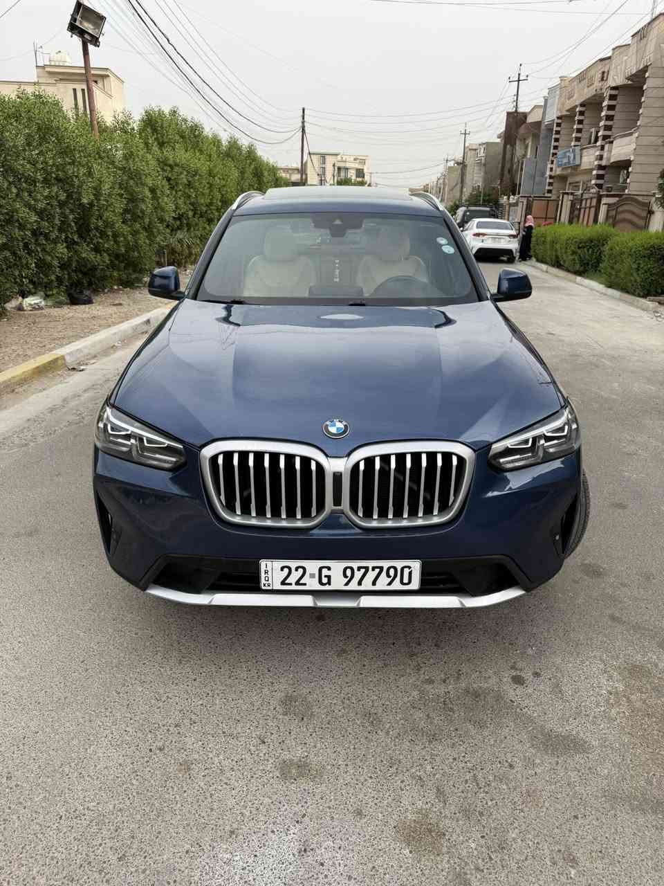 سلام عليكم BMW موديل 2022 X3
فول مواصفات ميحتاج اذكر مواصفاته رقم اربيل ماشية قليل سيارة جديدة جداً لون مميز بخري رقم شبه مميز صور حادث ورقم شاصي بل منشور اي استفسار حاظر اني *********** 
مكان سيارة بغداد السعر 275 وبيه مجال حك الجية
