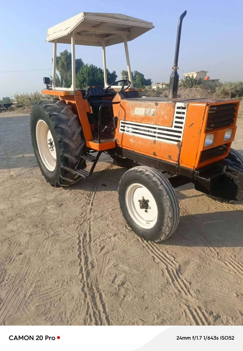 سلام عليكم فيات 780للبيع بدون كير اكسل مكفولات محرك خيط بخار مجموعه بلاديه سدر شركه المكينه مثل الي بصوره سعر 8ونص وبيه مجال اكثر الاستفسار عل ارقام ***********
