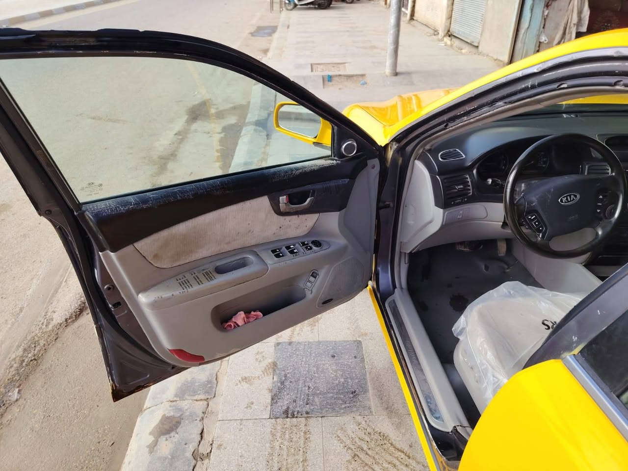 سلام عليكم اوبتيما أمريكي  موديل 2007 ضربته جاملغ وبانيد صبغت جديده رقم ذي قار نكليزي بسمي مكينه 6 سلندر كير حداديه تخم تاير تبريد ثلج جاهزه كل نقص مابيه سعره 90 وبيه مجال مكاني ناصريه قضاء شطره رقم الهاتف ***********
