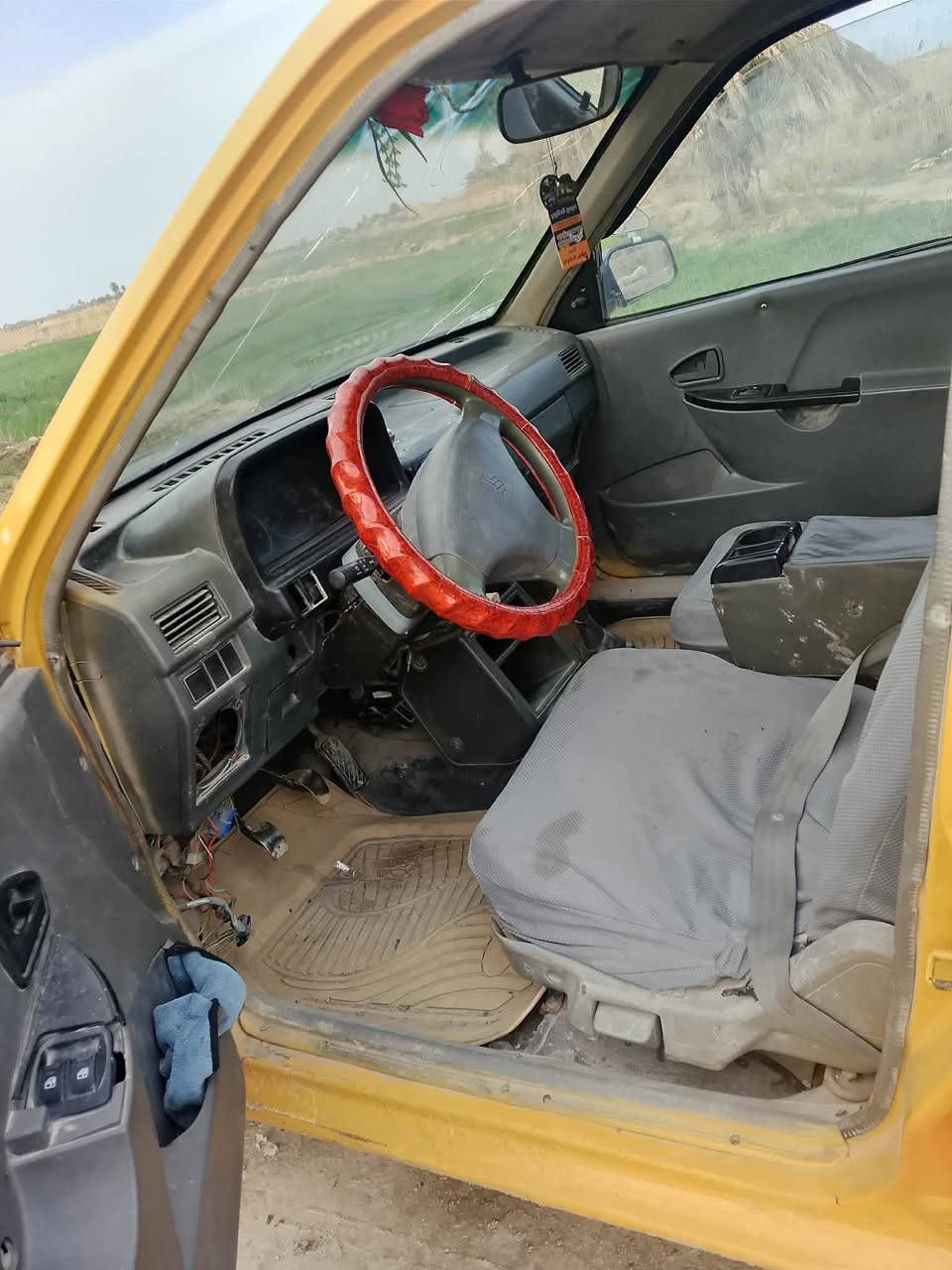 السلام عليكم سياره سلبيه مديل 11 جاهزه مكينه كير بابل رعيه موجود السعر ١٤ بيه مجال رقم صاحب السيارة *********** مكان نجف
