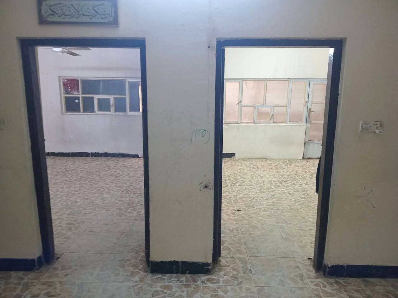 يوجد بيت للأيجار في منطقة الشهداء البياع قرب اسواق رهوفة المساحة ٢٠٠ متر يحتوي أربعة نوم + صالة + مطبخ هول حولي القاط الثاني يوجد إضافة غرفتين ساندويج عدد حمامات ٣ مشترك وكراج وحديقة الاستفسار ع هذا الرقم
***********
ابو أركان العامري
