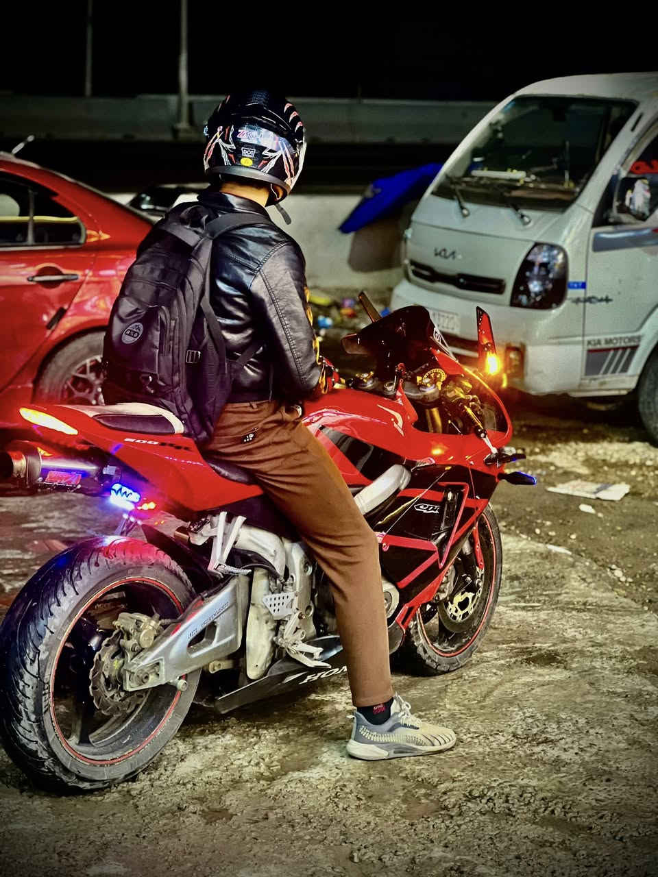 سلام عليكم دراجه للبيع RR 600 موديل 2006
دراجه كفراتهه شخط ما بيهه دراجه عارضهه28 وبيهه مجال مكان بغداد التاجي 
تفاصيل اكثر خاص 
واتساب ***********
