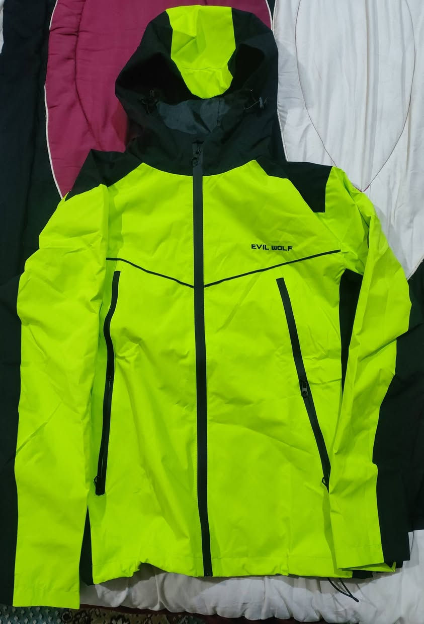 جاكيت مطري خفيف مال هاي كنك ماركة
مكينة سبنر 
طاقة شمسية ٦ الواح تشحن كلشي


**إذا كنت صاحب هذا الإعلان وتريد حذفه لأي سبب، رجاءا أرسل رسالة إلى الدعم الفني**