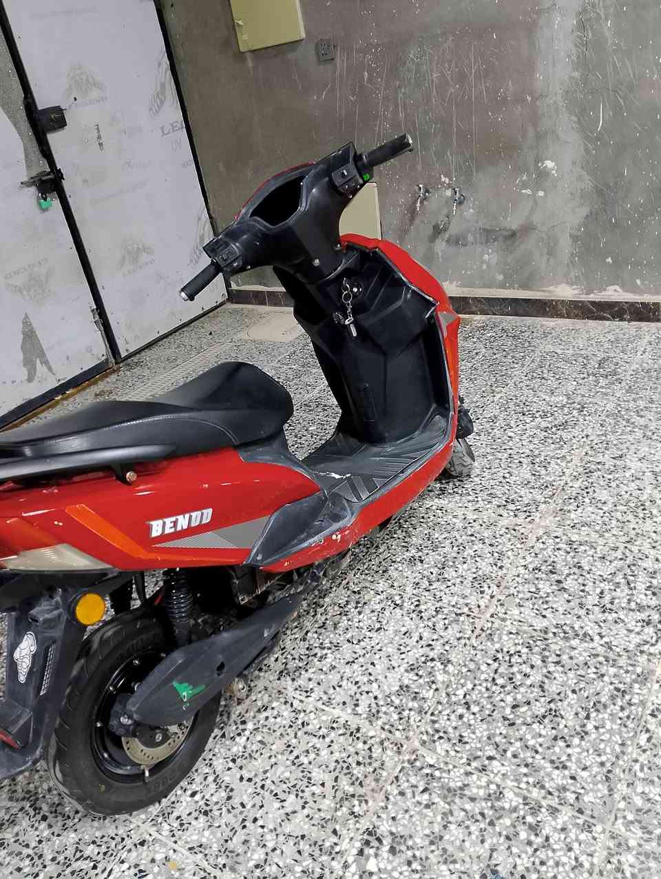 سلام عليكم دراجه شحن اللبيع ع فحص البطاريات جدد مكانهه بغداد الدوره السعر 350  وبيهه مجال ***********
