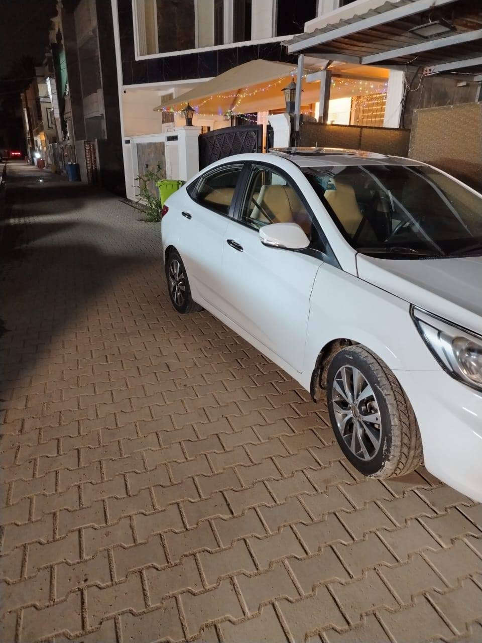 السلام عليكم
اكسنت موديل 2018 بغداد سياره كامله خليجي موسس عامه بيه صبغ جاملغ وبنيد مكاني بغداد 
سعر 105
رقم ***********
