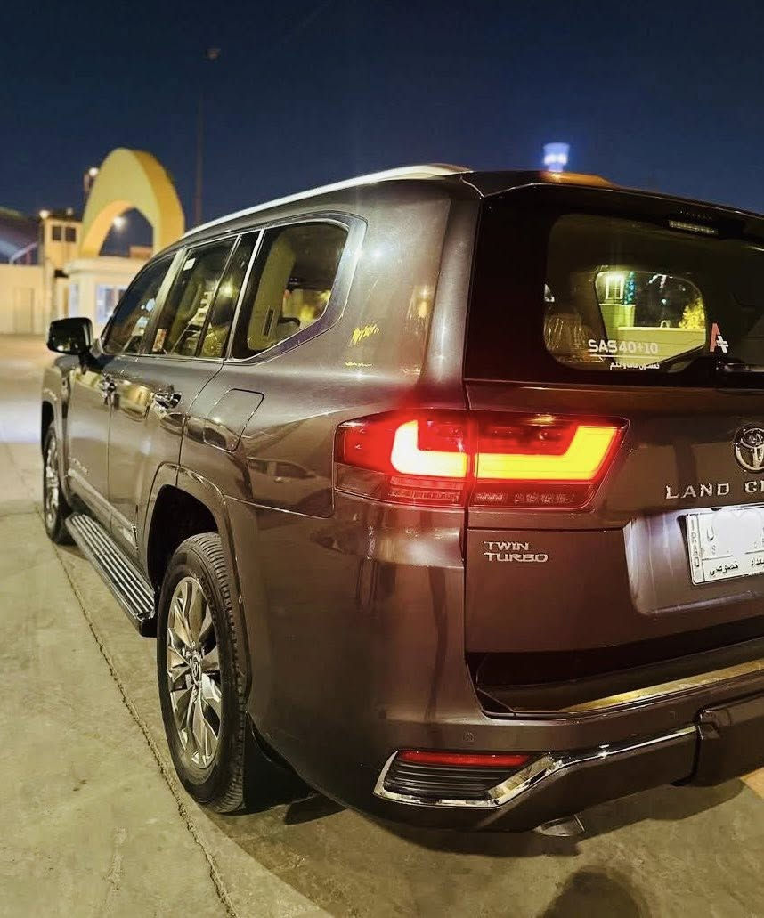 تويوتا لاندكروز 2023 فئة VX توين تيربو ساز SAS 

VX Twin Turbo SAS 2023 
 
لون فيلي مميز 

ماشية 62 الف كم 

السيارة جديدة بمعنى الكلمة استخدام شخصي كفالة عامة عدا رصعة صغيرة مغلفة ppf 

رقم بغداد تحويل مباشر 

مكان السيارة بغداد 

السعر 7 شدات وبي مجال 

الشراي يتصل وبالخدمة 

***********
