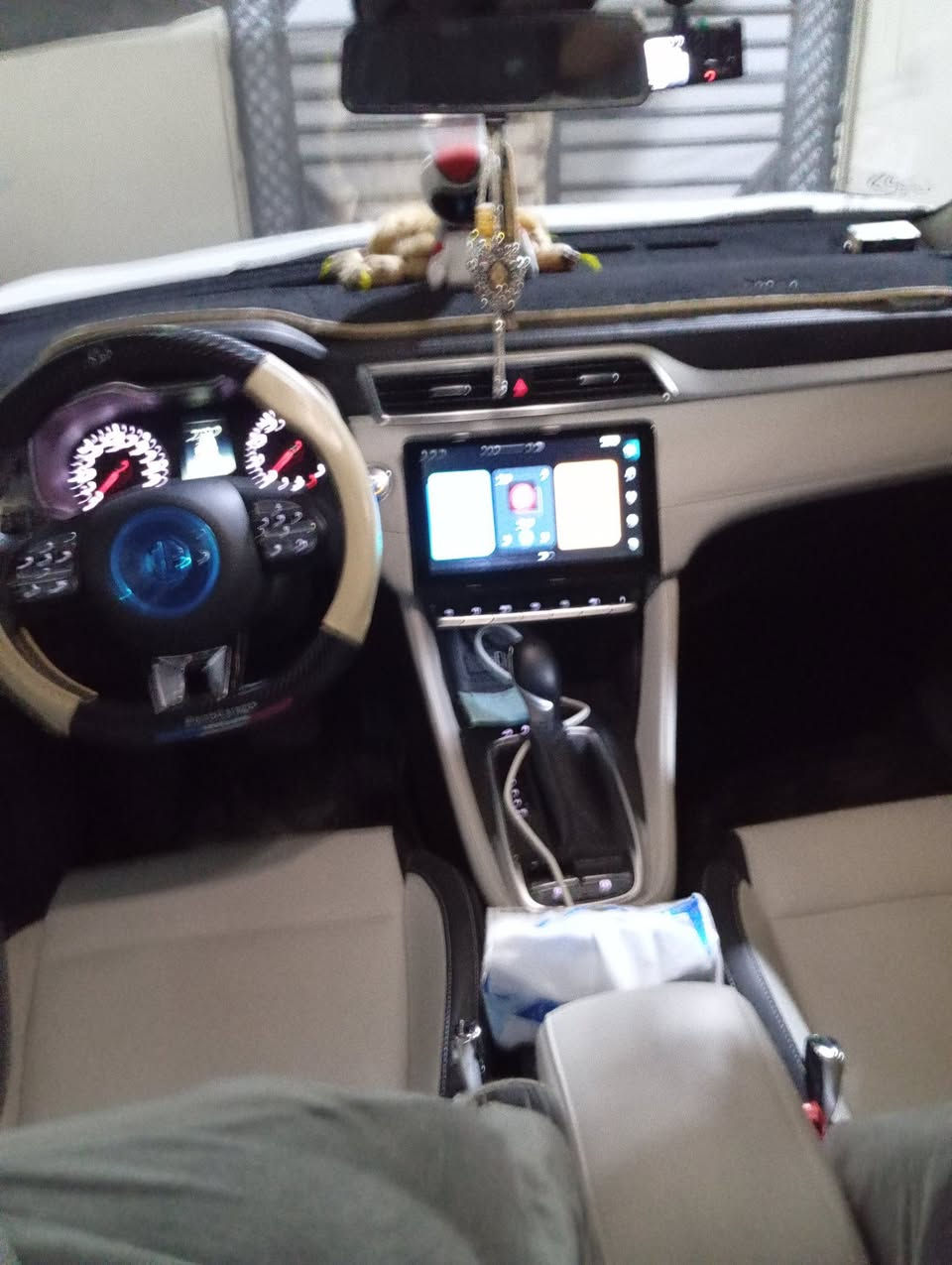 من رخصة الادمن اخوان سيارة ام جي zs موديل ٢٠٢٥ فول مواصفات ماشية ١١ الف السيارة اقساط للمصرف الزراعي وكالة عامة مراوس بسيارة باجيرو مكان السيارة بصرة ***********
