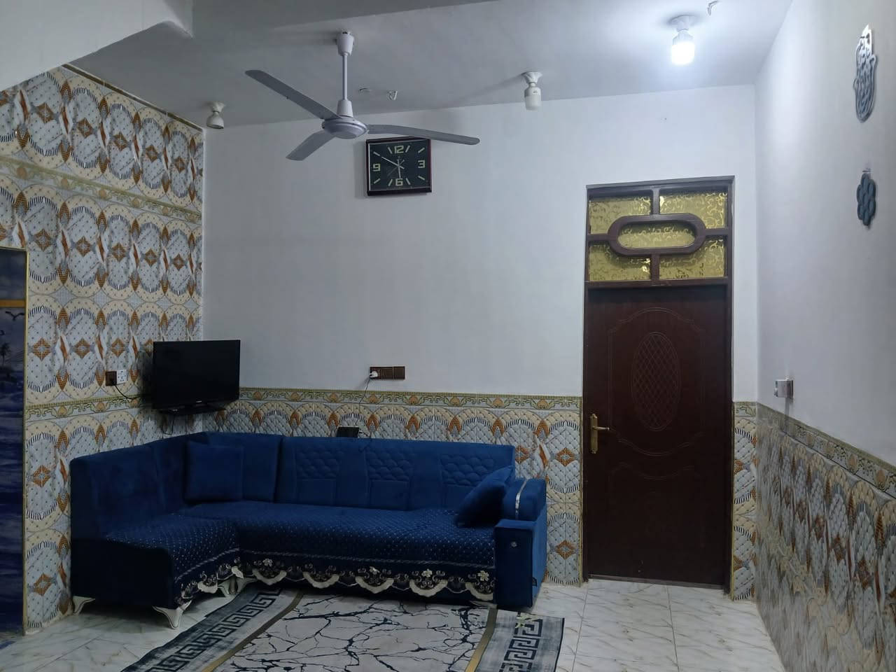 🏛 يعلن مكتب صباح الزاملي للعقار 🏛

للبيع مشتمل في واسط الطشاش الثانيه

🎀طابقين الطابق الاول غرفة وهول ومطبخ وستقبال صحيات داخليه وخارجيه  وطرمه تتسع سياره وحديقه الطابق الثاني غرفتين نوم وهول وستاره وبيتونه

♦️مساحة 120 م
♦️واجه 6 م
♦️النزال 20م
♦️موقع مميز بناء حديث
♦️السعر 135 وقابل للتفاوض 

------------------------
#لـــمـــزيـــد مـــن الــــعـــروض يـــرجـــى الاعـــجـــاب بالـــصـــفـــحـــة لـــيـــصـــلـــك كـــل جـــديـــد&
======================
#لـــمـــن يـــرغـــب فـــي عـــرض عـــقـــاره لـــلـــبـــيـــع فــي الـــبــيــج يـــرجـــى الــتــواصــل مــعــنــا ع الــخــاص 

#عنوان
#المـــكـــتـــب
الطشاش قرب جامع الإمام الحسن العسكري
🏛 مكتب صباح الزاملي للعقار 🏛
------------------------------------------
لـــلاســــتـــفـــســـار الاتـــصـــال عـــلـــى :
📱📱📲📲
***********
