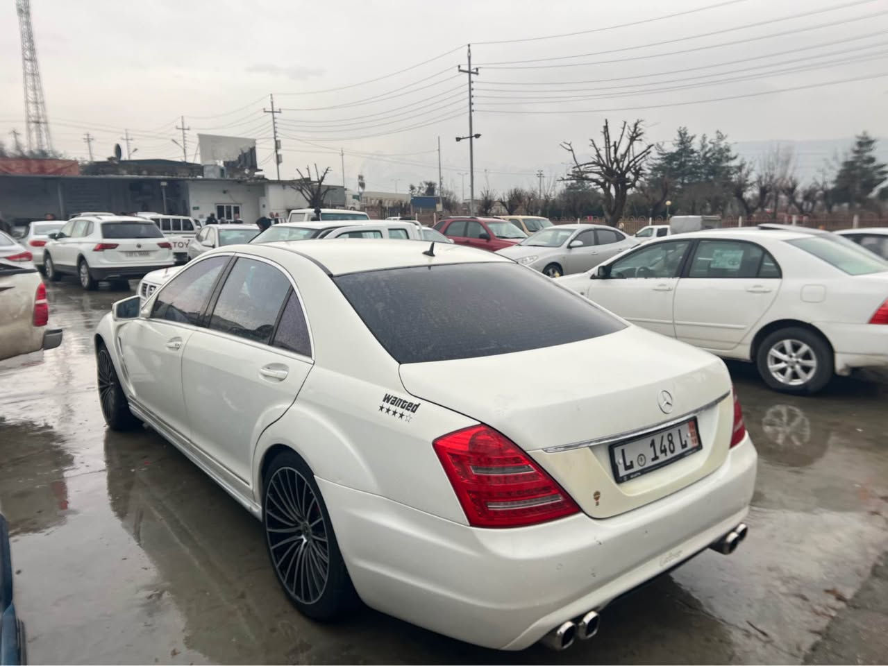 مارسیدس نمونە لە جوانی ٤تایەویلی لۆكی لەژێرە قەپات مواسەفات فول فولە كامل جاهیزە سەیارە دوبەیە بەشەرتی ماڵی مەدەنێ براوەیە كامل كراوە گێر مەكینە بەشەرت 8 بستۆنە ژم:*********** السليمانية, العراق
